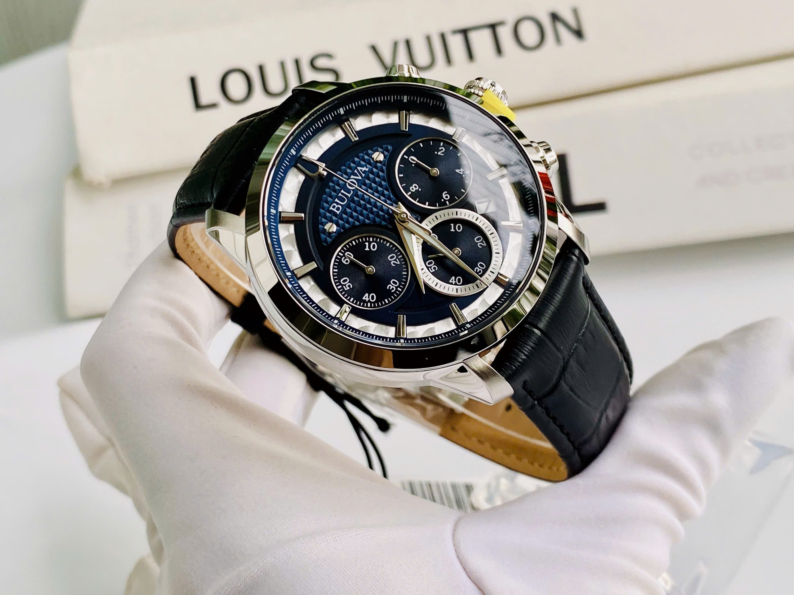 Đồng Hồ Bulova Chrono Sutton 97B420 – Biểu tượng của sự lịch lãm và sức mạnh hiện đại