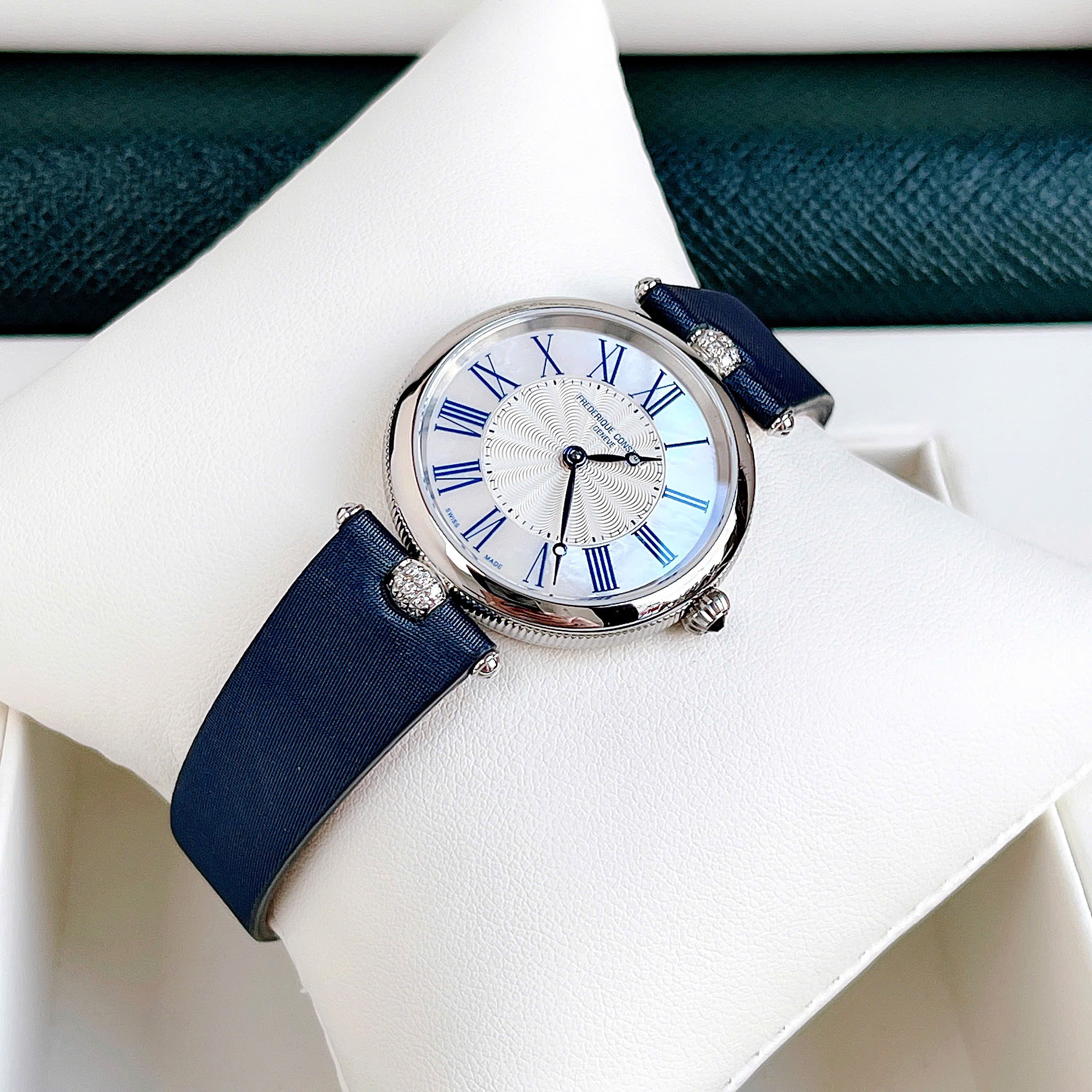 Đồng Hồ Nữ Frederique Constant Classics Art FC-200MPWN2AR2D6 Màu Xanh Trắng