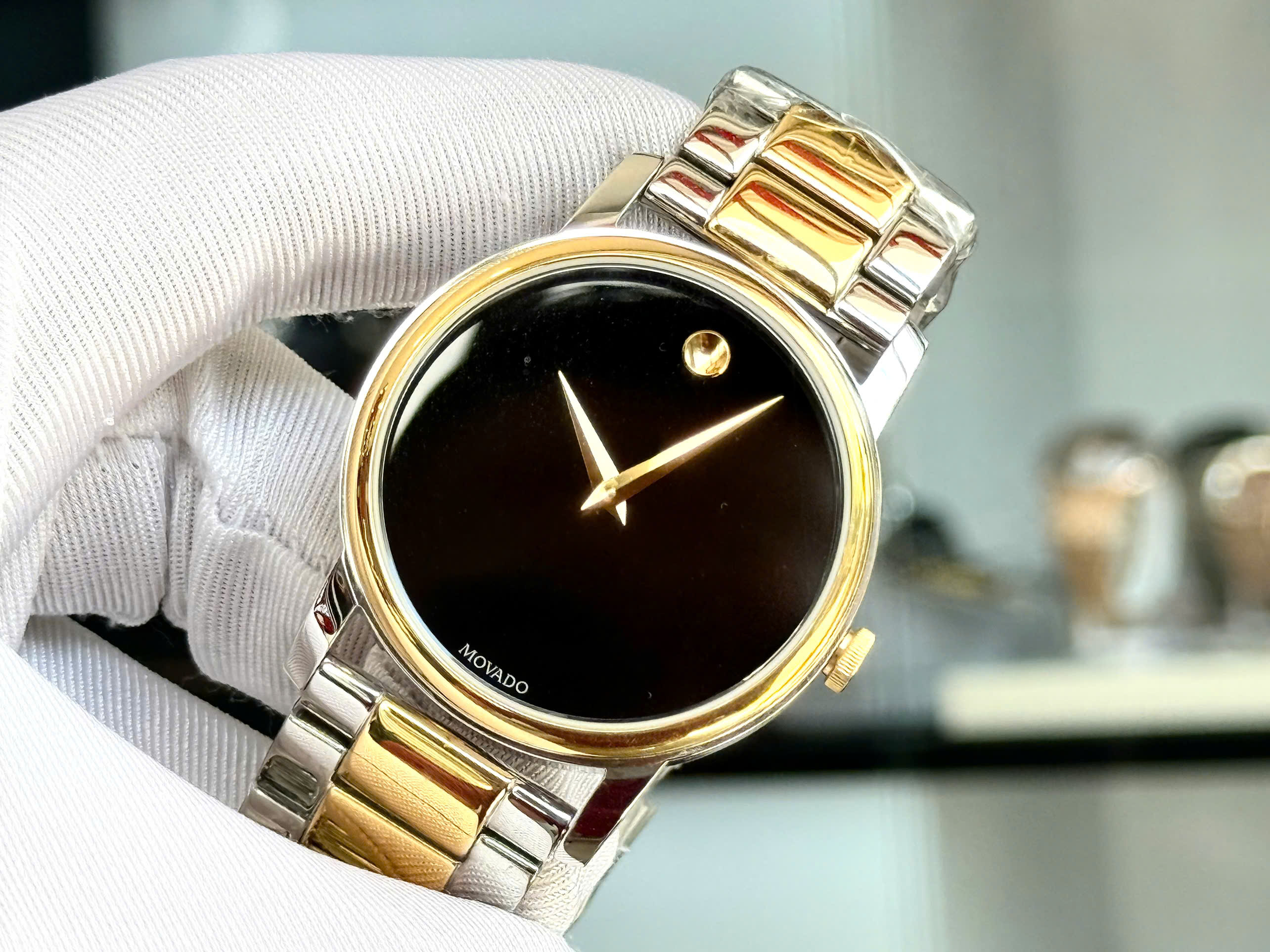 Đồng hồ Movado Museum Classic Two-tone 2100016 – Biểu tượng tối giản trong thiết kế đồng hồ hiện đại