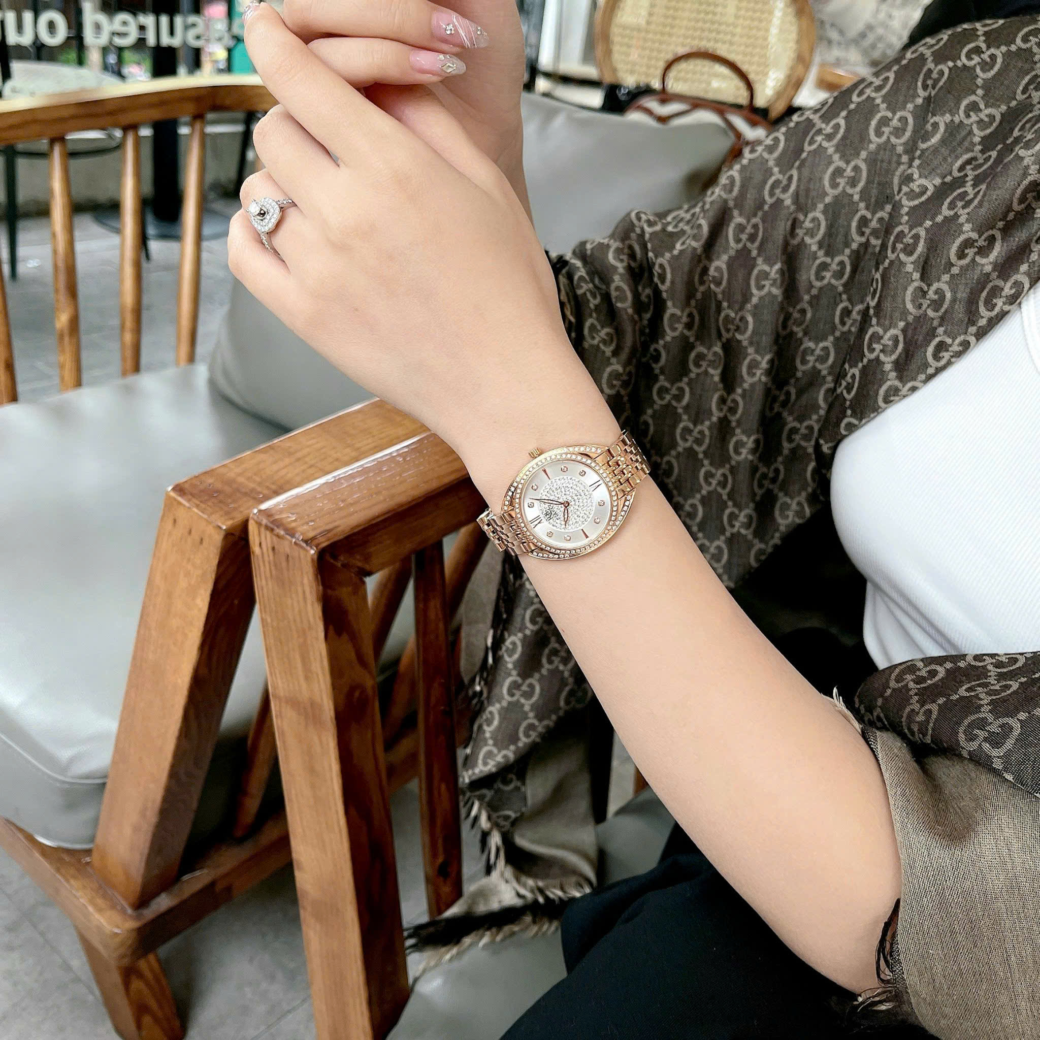Đồng hồ Robertor Bianci – Thiết kế mới lạ, thanh lịch cho quý cô hiện đại