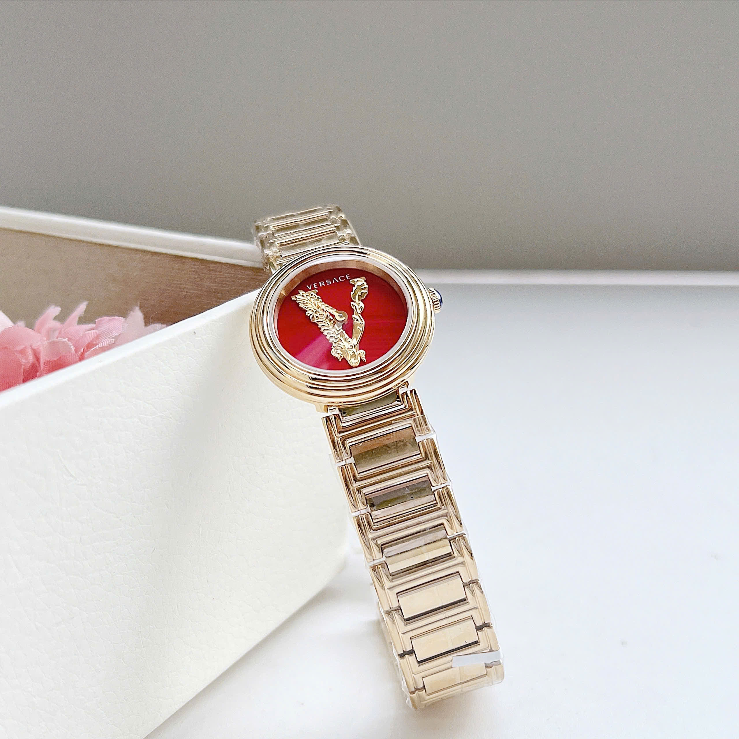 Đồng hồ Versace Virtus Duo – Thiết kế nhỏ gọn, sang trọng, đổi dây cực linh hoạt