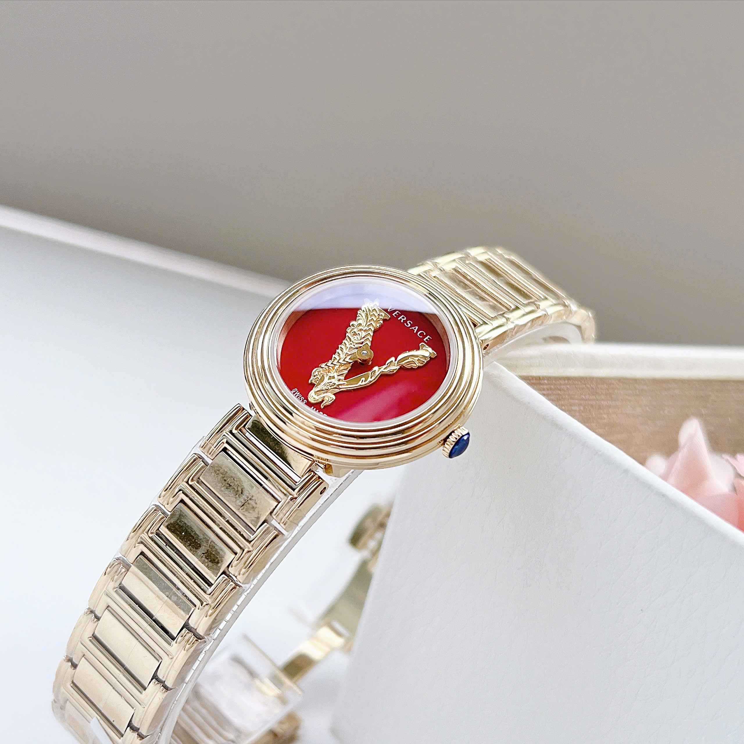 Đồng hồ Versace Virtus Duo – Thiết kế nhỏ gọn, sang trọng, đổi dây cực linh hoạt