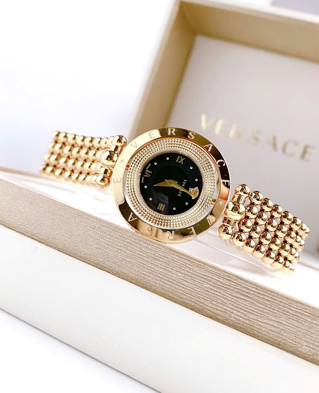 Đồng hồ Versace Eon – Biểu tượng đẳng cấp từ nhà mốt Ý