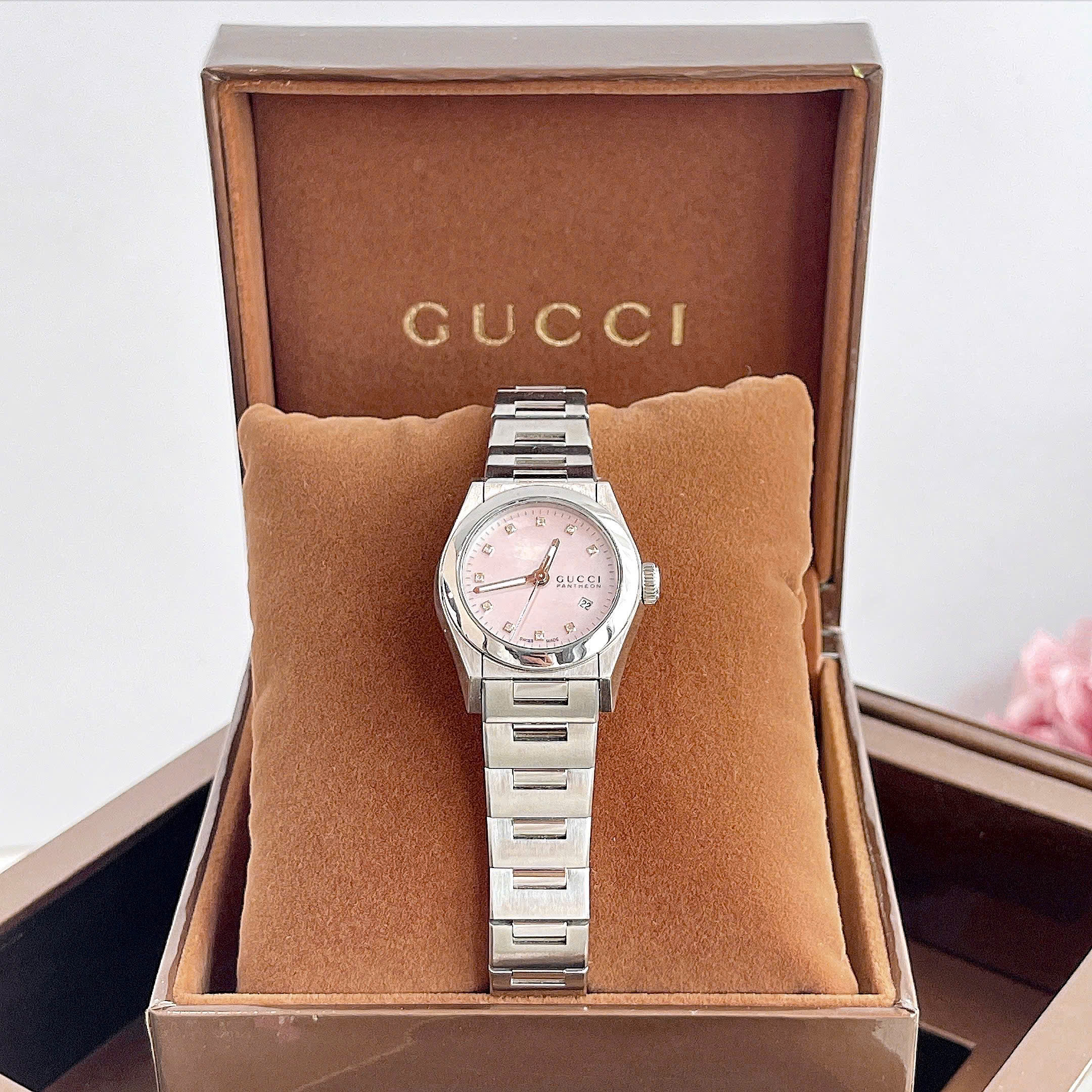 Đồng hồ Gucci Pantheon – Thiết kế tối giản, sang trọng và đẳng cấp thời trang Ý
