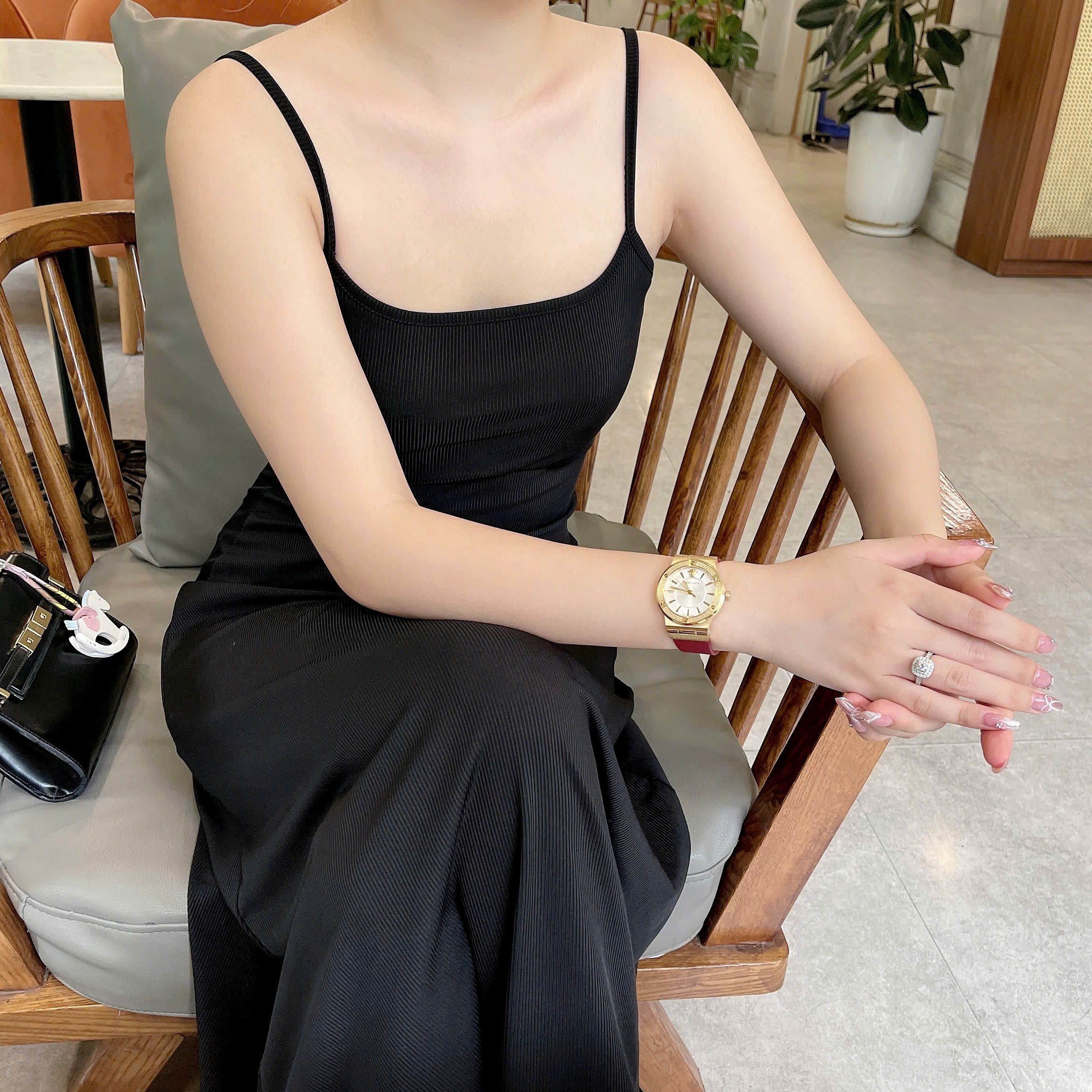 Đồng hồ Versace Greca Logo – Tuyên ngôn thời trang đậm chất Ý