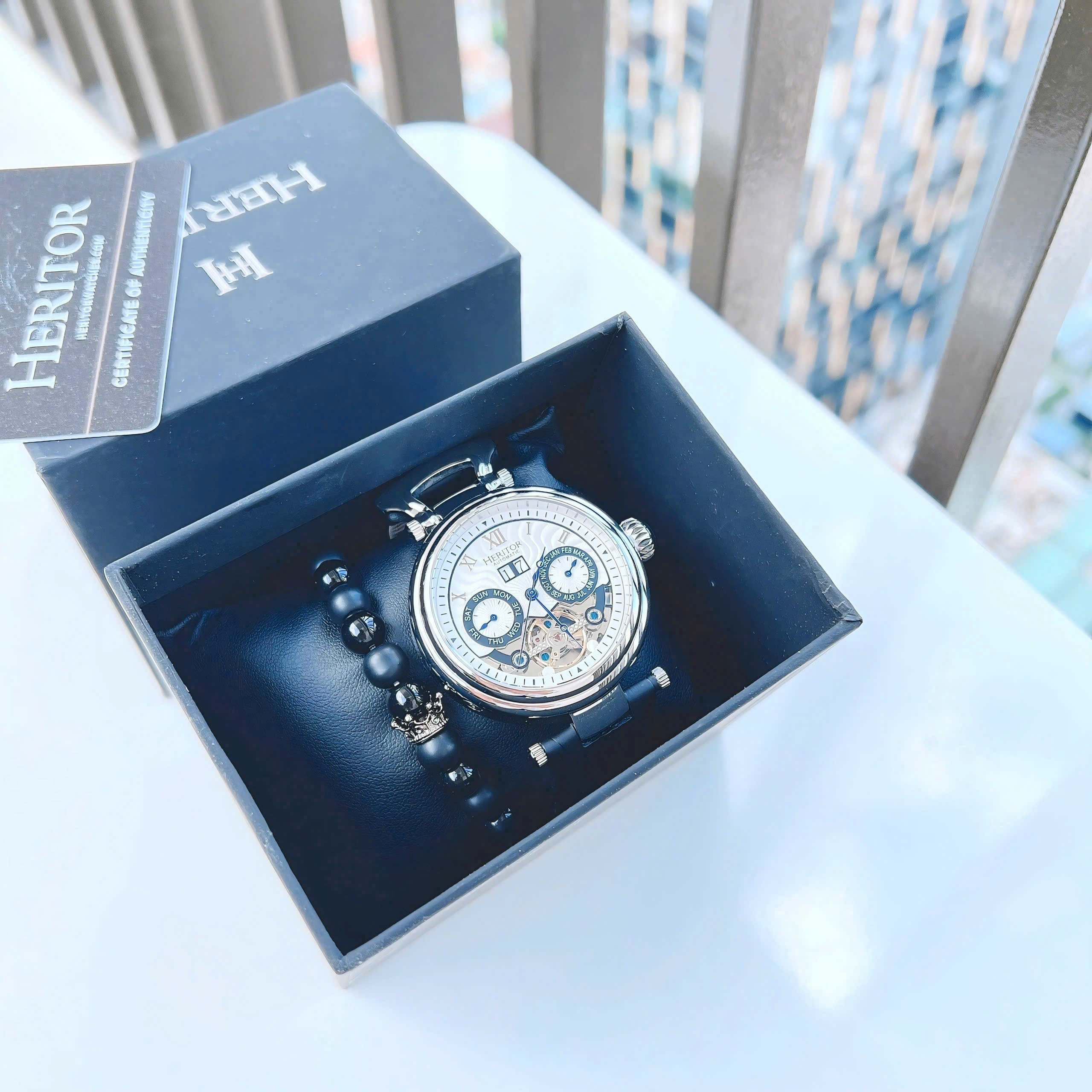 Heritor HR3301 – Đồng hồ nam lộ cơ “hở tim” đầy mê hoặc cho quý ông hiện đại