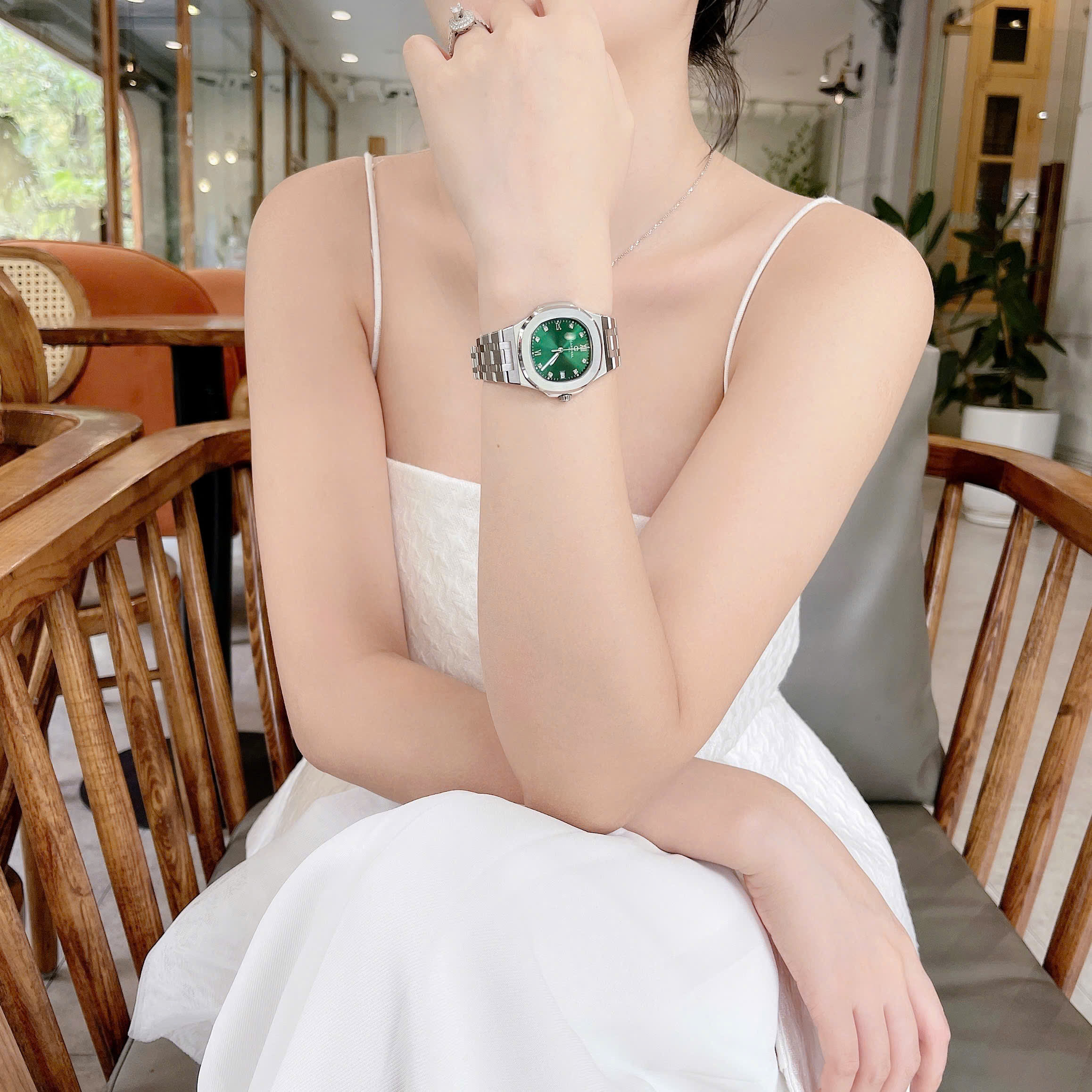 Carnival 8160L – Siêu phẩm đồng hồ nữ 2025 lấy cảm hứng từ Patek Philippe, sang trọng không kém tiền tỷ