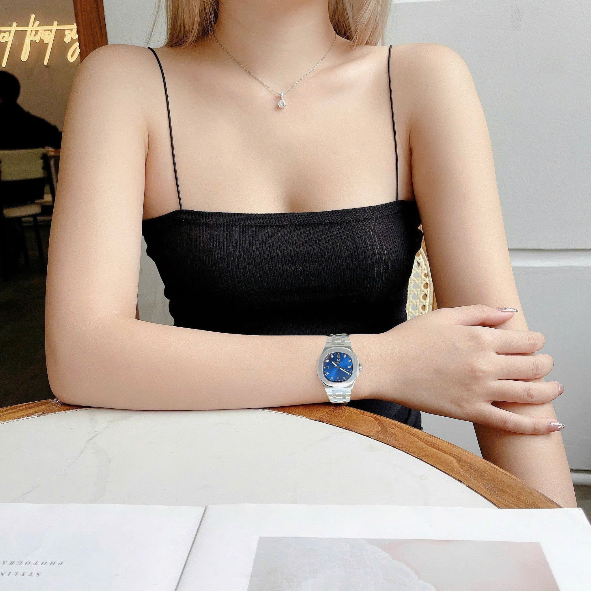 Carnival 8160L – Siêu phẩm đồng hồ nữ 2025 lấy cảm hứng từ Patek Philippe, sang trọng không kém tiền tỷ