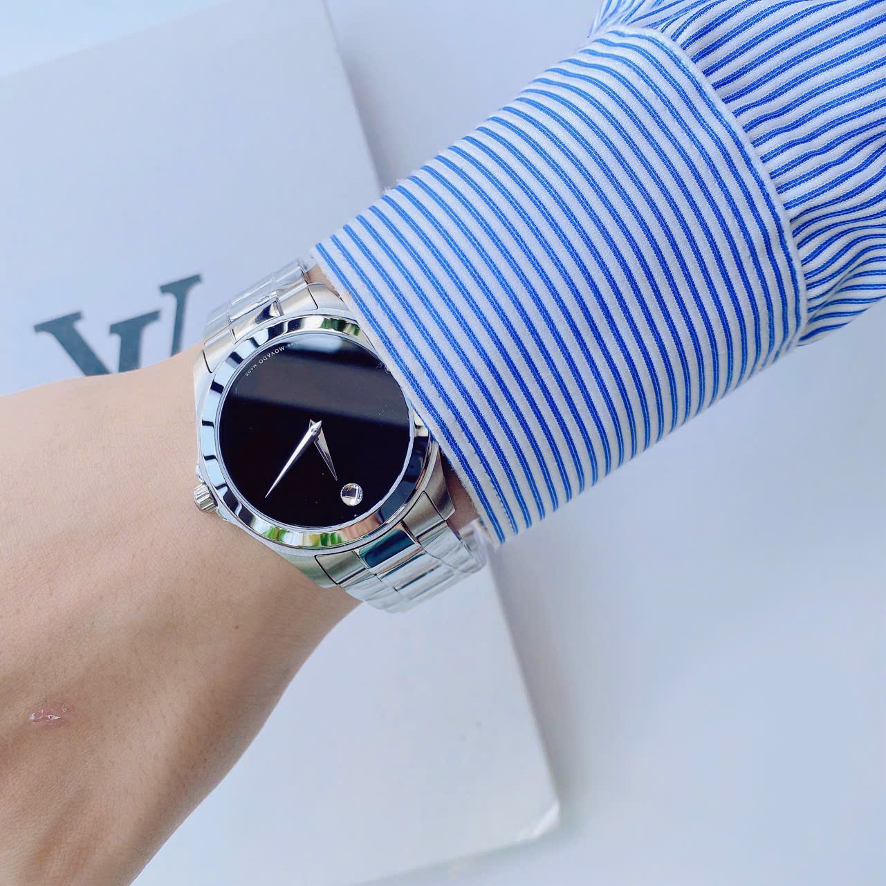 Đồng hồ Movado Junior Sport 0605746 Dành Cho Nam – Đẳng Cấp Tối Giản Làm Nên Tinh Hoa Thương Hiệu