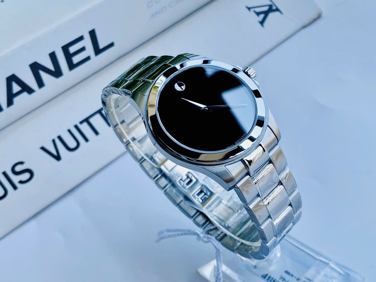 Đồng hồ Movado Junior Sport 0605746 Dành Cho Nam – Đẳng Cấp Tối Giản Làm Nên Tinh Hoa Thương Hiệu