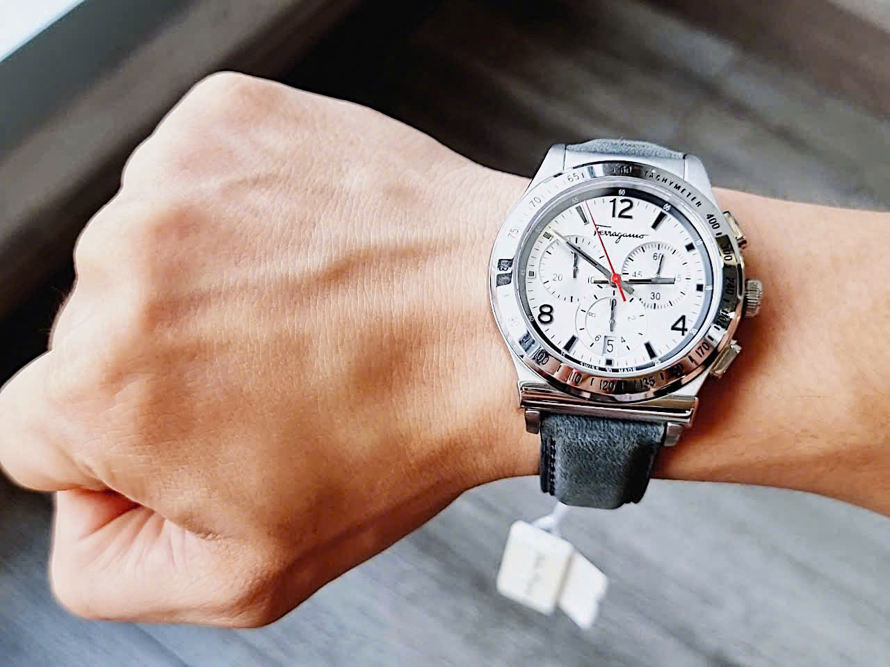 Đồng hồ Salvatore Ferragamo 1898 Sport Chronograph – Sự Kết Hợp Giữa Thời Trang Ý và Công Nghệ Thụy Sĩ