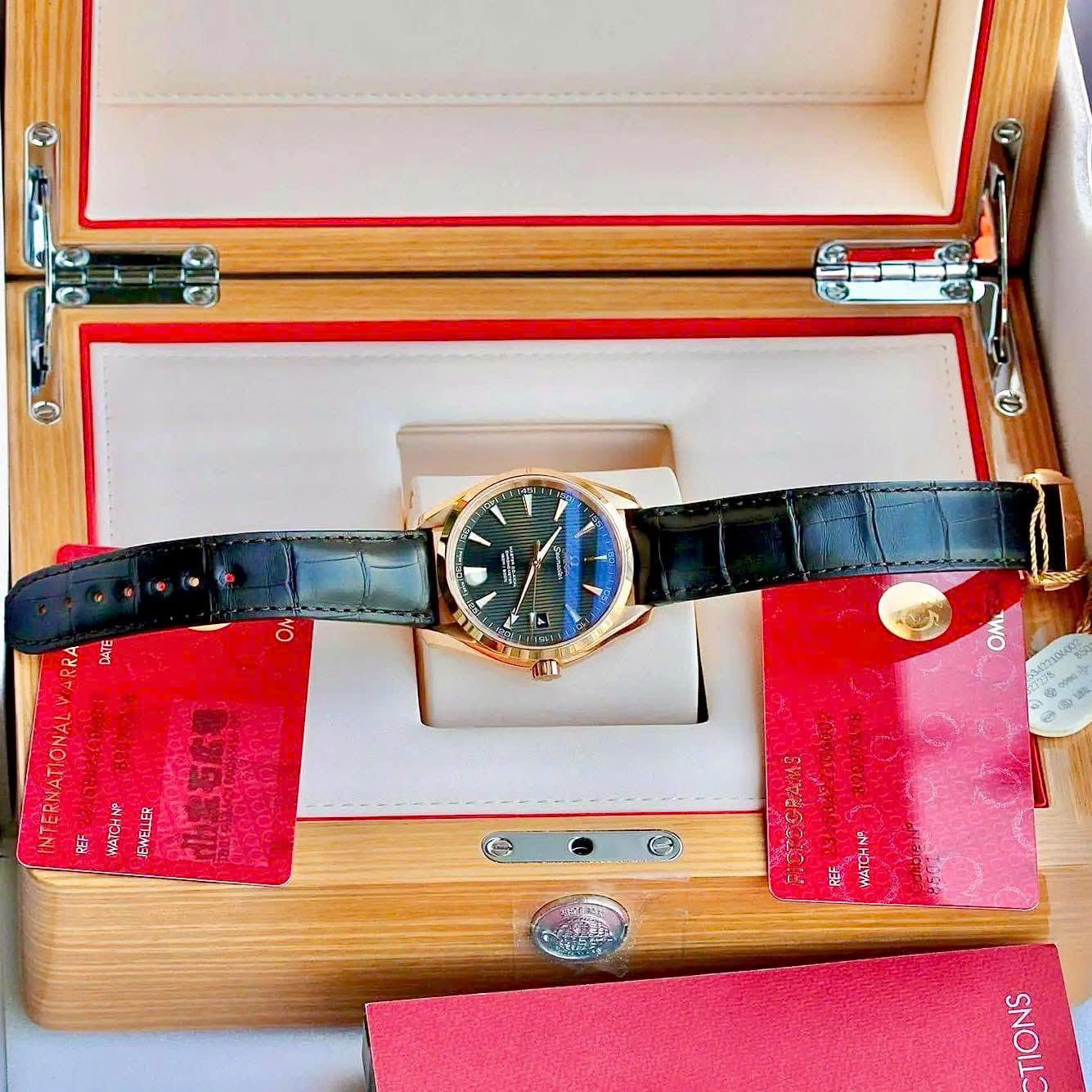 Đồng hồ Omega Aqua Terra 150m 41.5mm 231.53.42.21.06.002 – Siêu phẩm vàng hồng 18k nguyên khối sang trọng và đẳng cấp 23153422106002