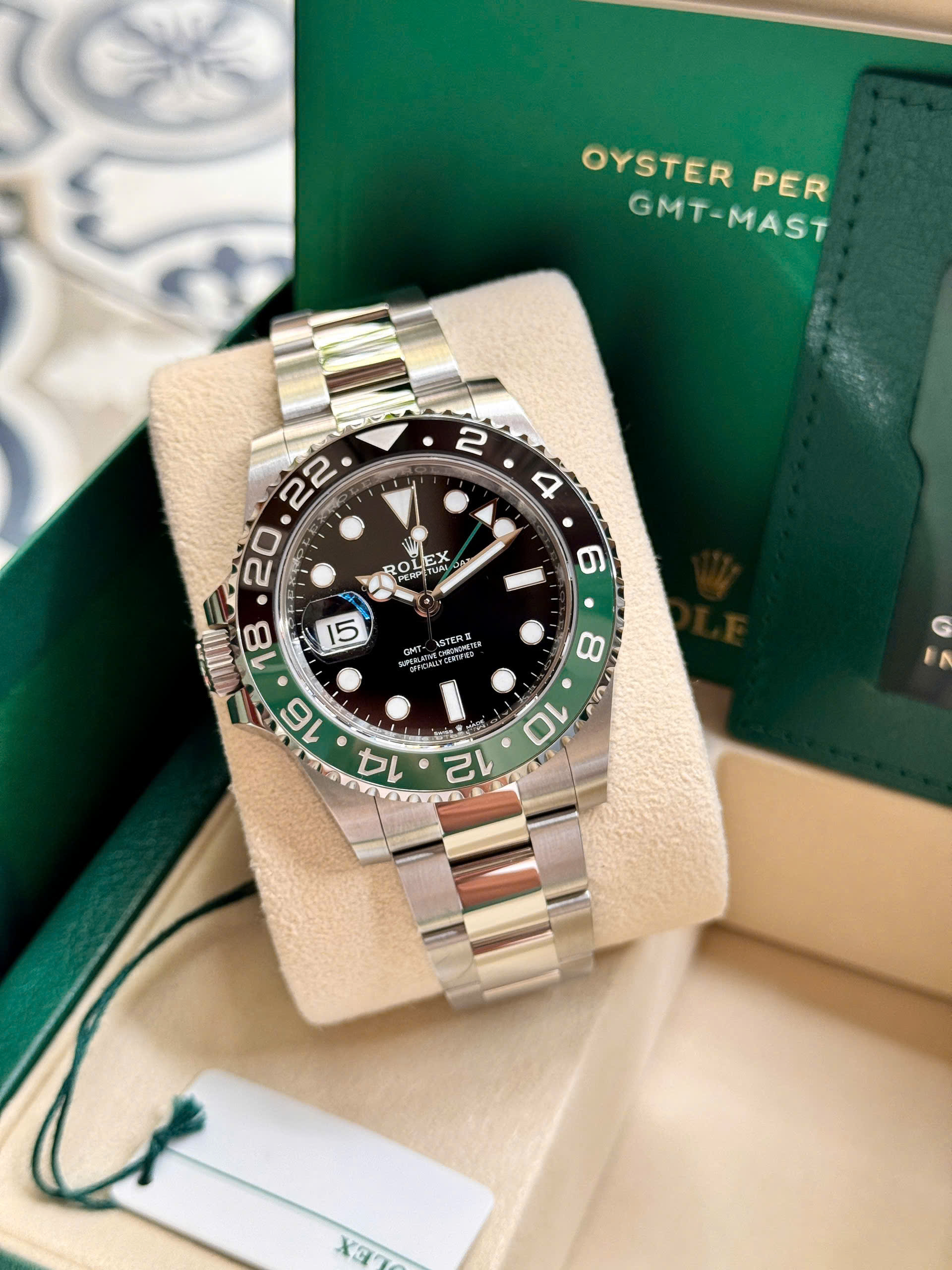 Bộ Sưu Tập Đồng Hồ Rolex Chính Hãng 100%, Giá Tốt có sẵn 12/2025