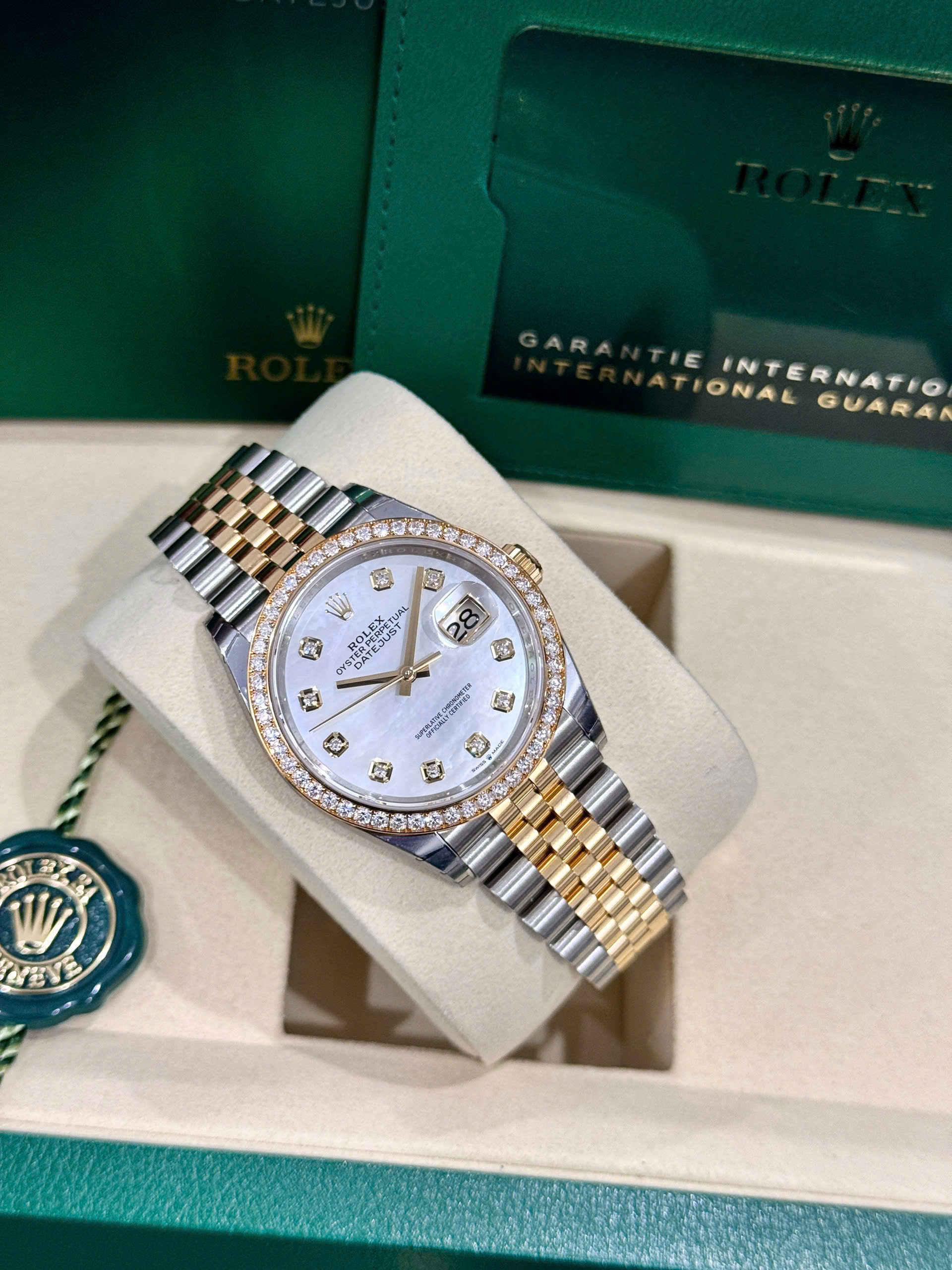 Bộ Sưu Tập Đồng Hồ Rolex Chính Hãng 100%, Giá Tốt có sẵn 12/2025