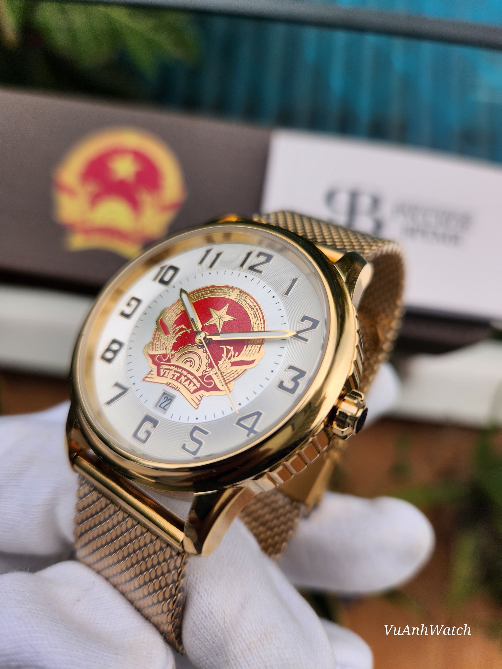 Đồng hồ Quốc Huy Việt Nam phiên bản giới hạn Limited 252VN132 dây kim loại