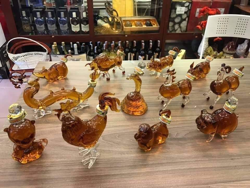 SET RƯỢU 12 CON GIÁP, RƯỢU LINH VẬT 12 CON GIÁP mini cognac chính hãng của Nga năm 2024