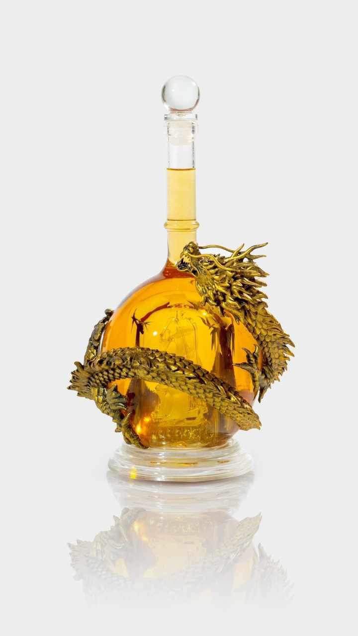 Rượu mừng đón Tết 2024 NOBBLE Cognac Hors d'Age - Phiên bản Rồng châu Á ôm châu