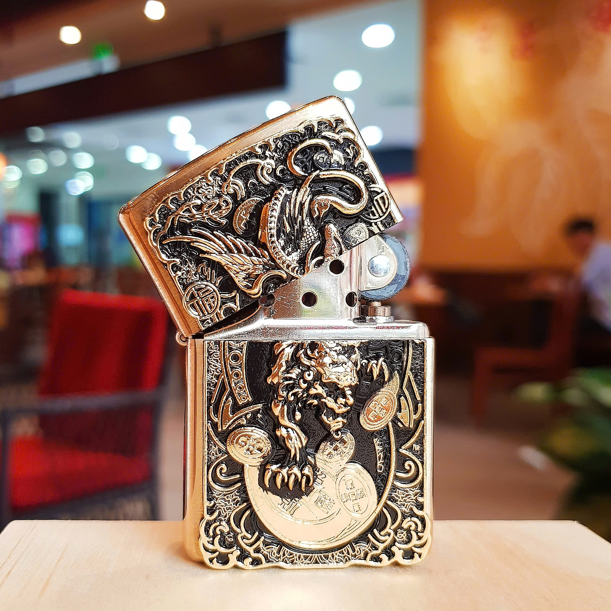 Bật lửa Zippo Kỳ lân ngậm kim tiền – Biểu tượng tài lộc và may mắn