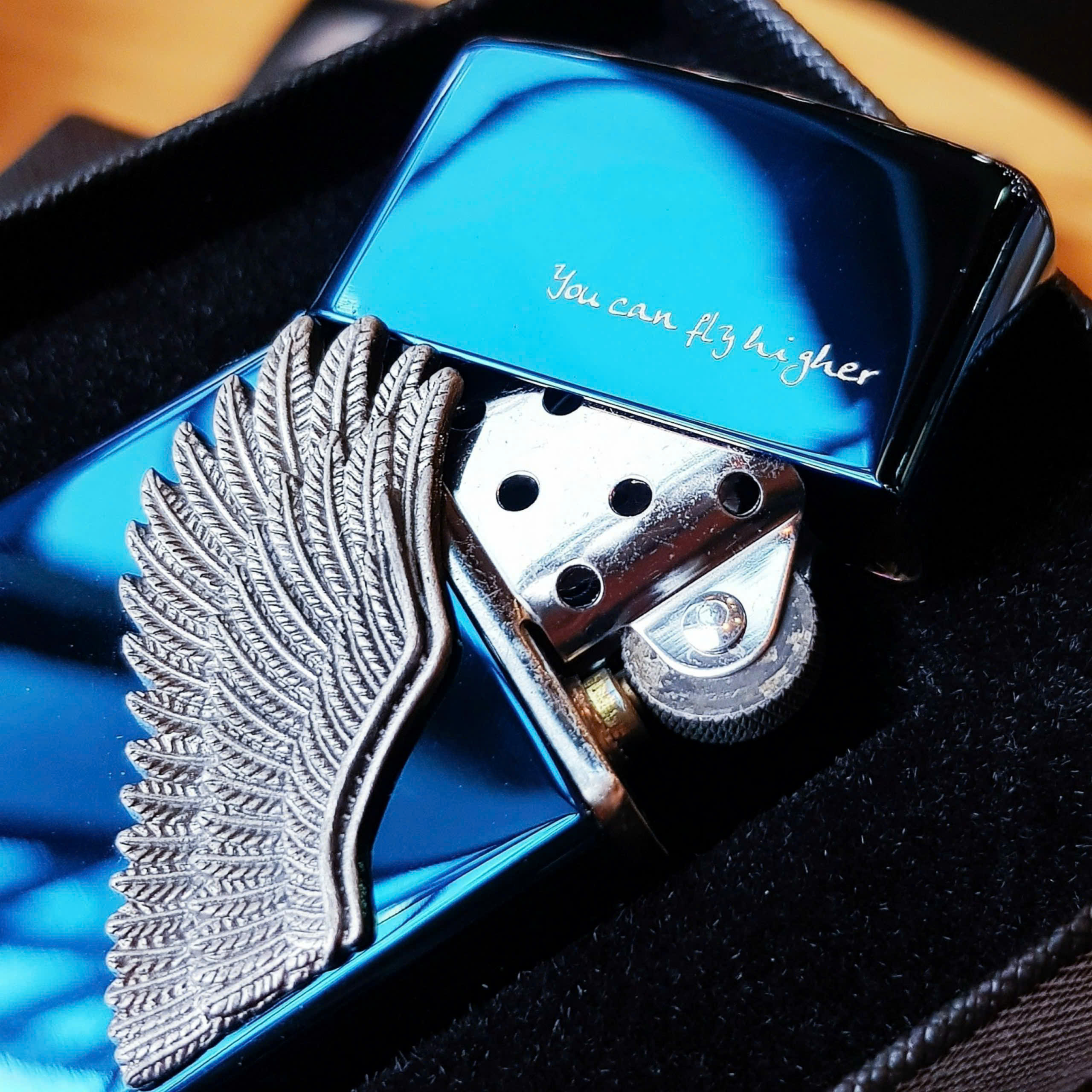 Bật lửa ZIPPO SWING PHIÊN BẢN MỚI NHẤT – BIỂU TƯỢNG CỦA TỰ DO VÀ THĂNG HOA