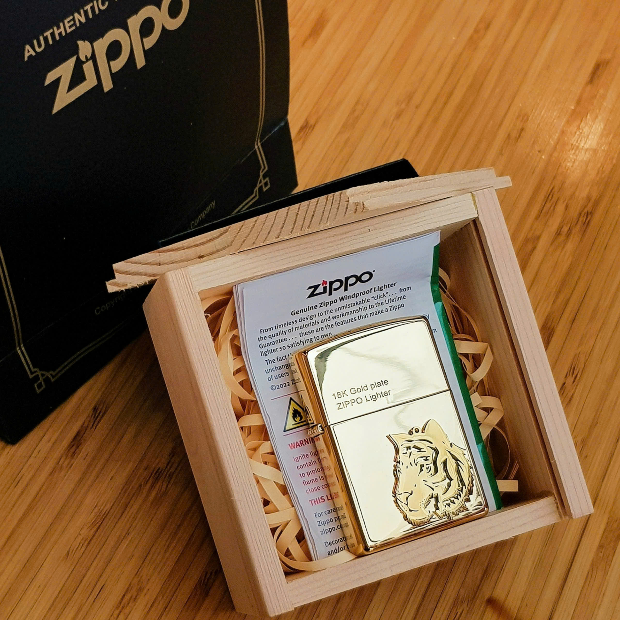 Bật lửa Zippo Hổ Mạ Vàng 23K – Biểu tượng quyền lực và đẳng cấp