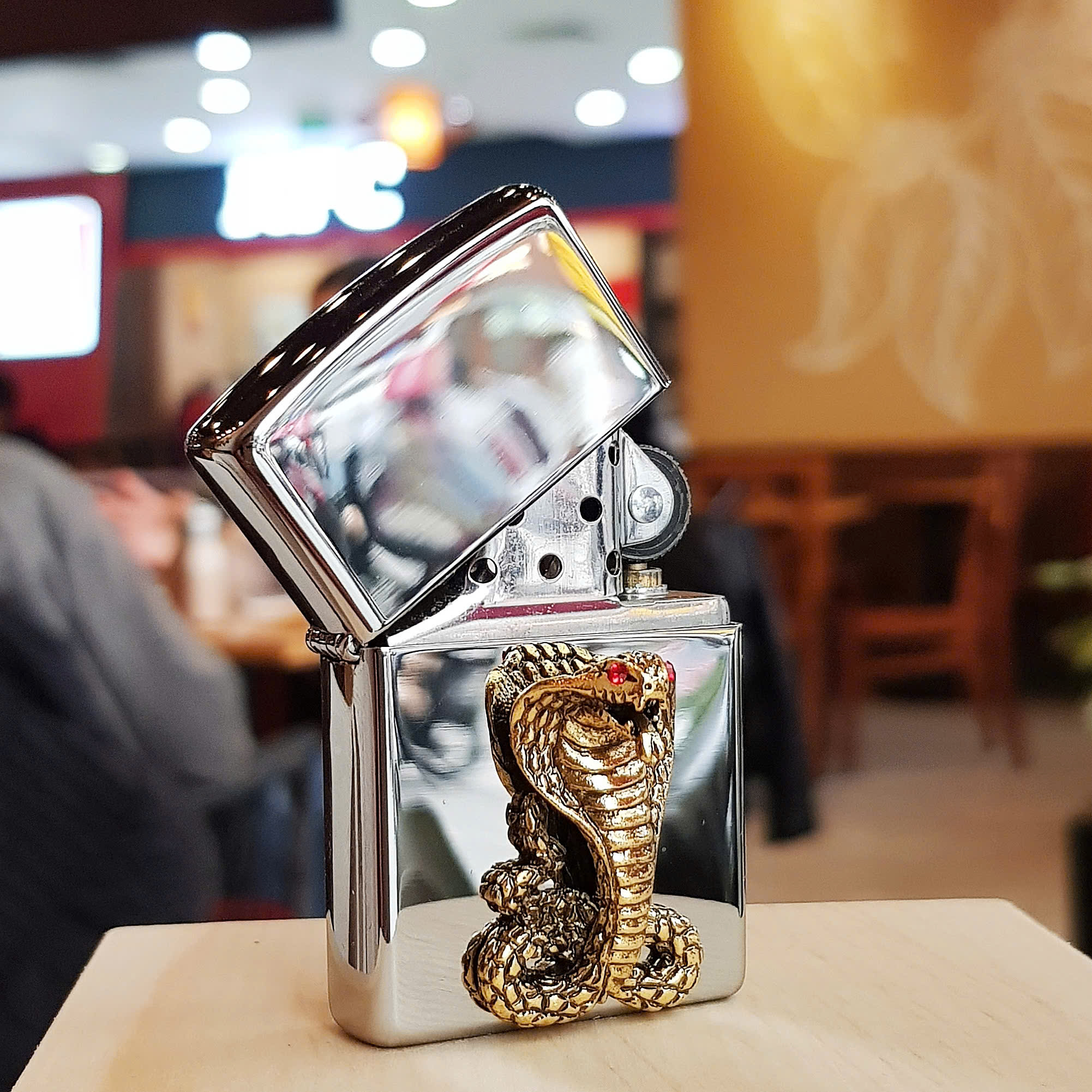 Bật Lửa Zippo Snake – Phiên Bản Rắn Hổ Mang 3D Chào Đón Năm TỴ