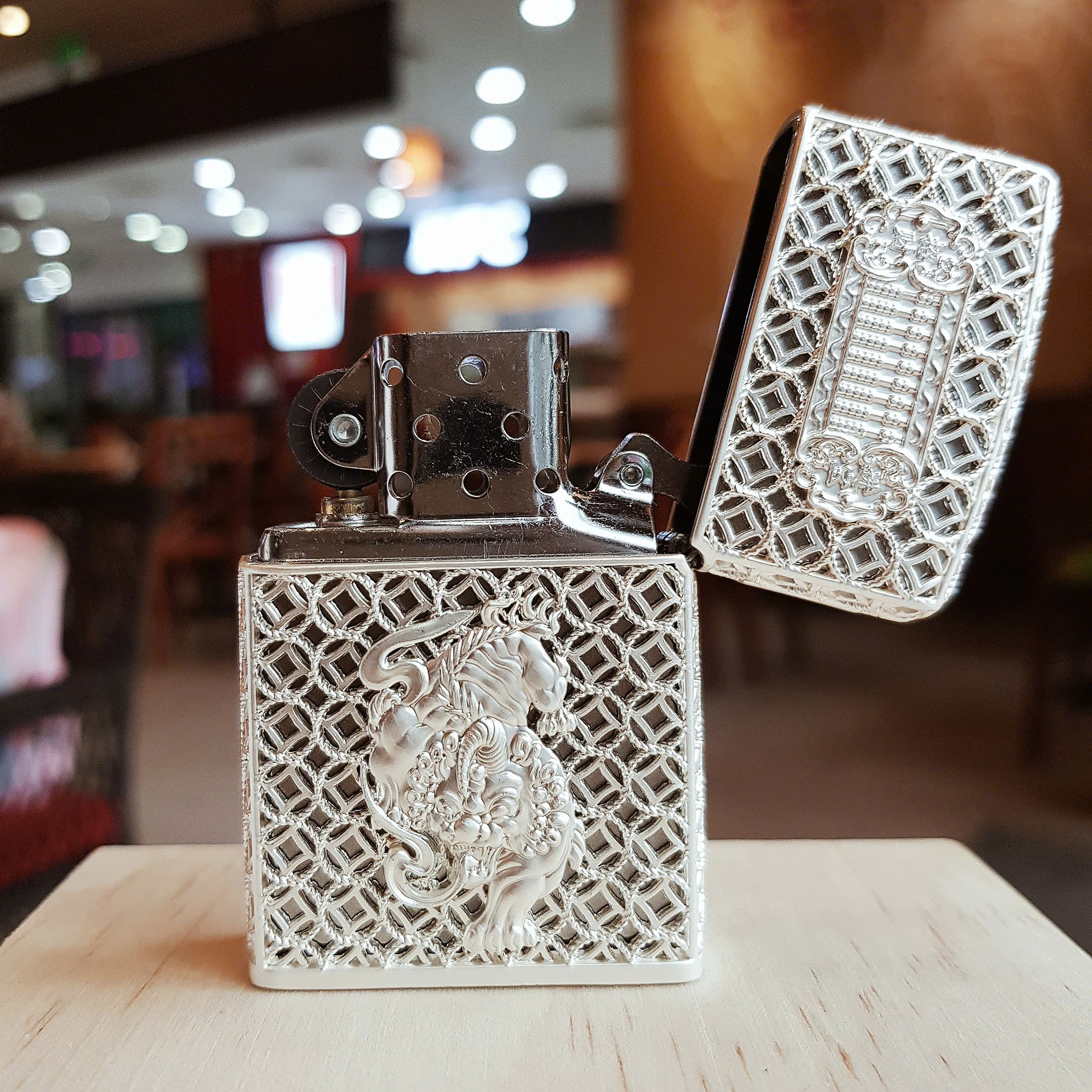 BẬT LỬA ZIPPO KỲ LÂN PHIÊN BẢN GIỚI HẠN 2025 – BIỂU TƯỢNG QUYỀN QUÝ CỦA PHƯƠNG ĐÔNG