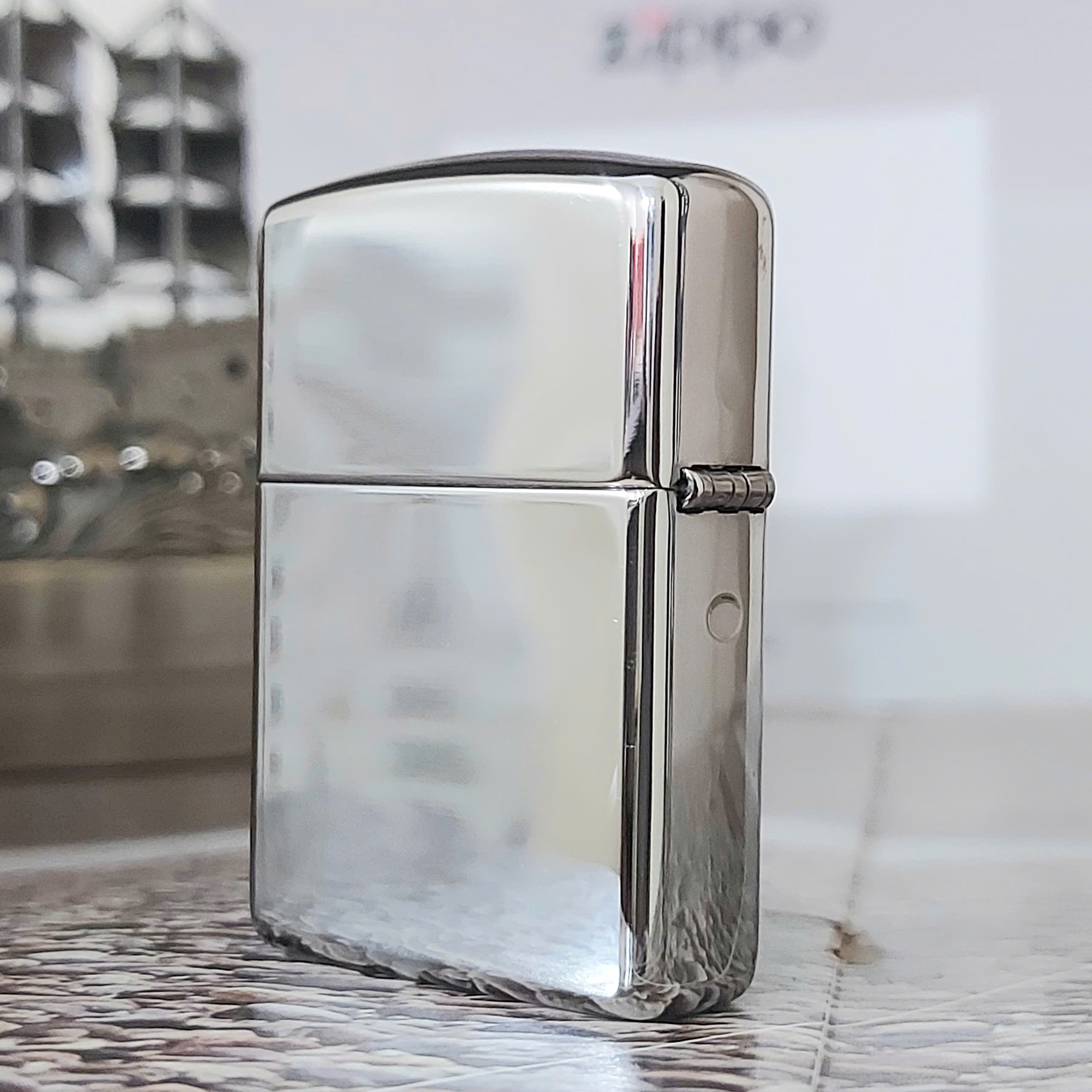 Zippo Kỷ Niệm 80 Năm Quốc Khánh Việt Nam – Sự Giao Thoa Giữa Di Sản Lịch Sử và Nghệ Thuật Sưu Tầm