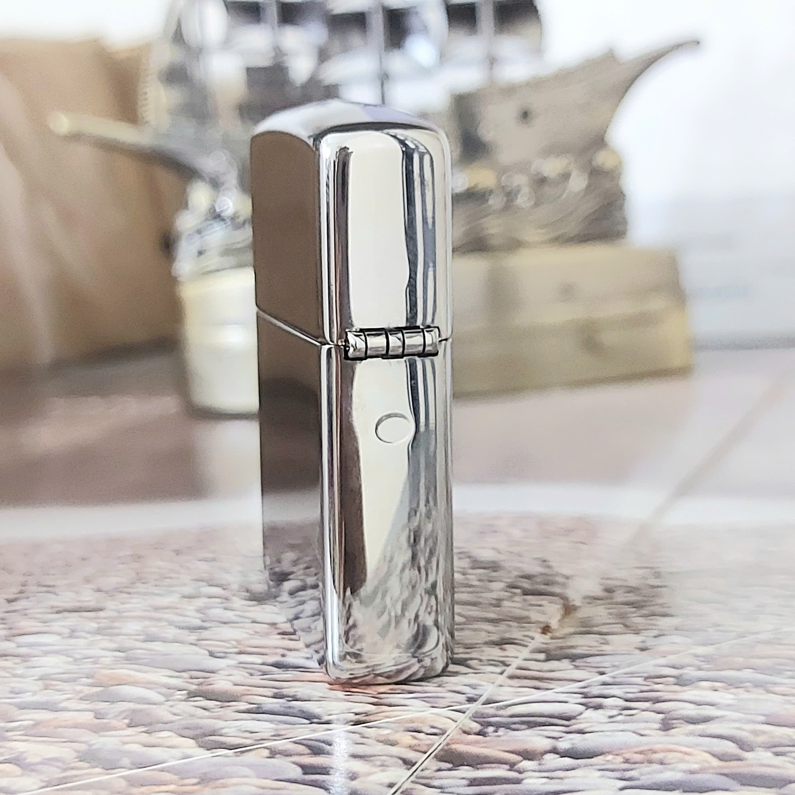 Zippo Kỷ Niệm 80 Năm Quốc Khánh Việt Nam – Sự Giao Thoa Giữa Di Sản Lịch Sử và Nghệ Thuật Sưu Tầm