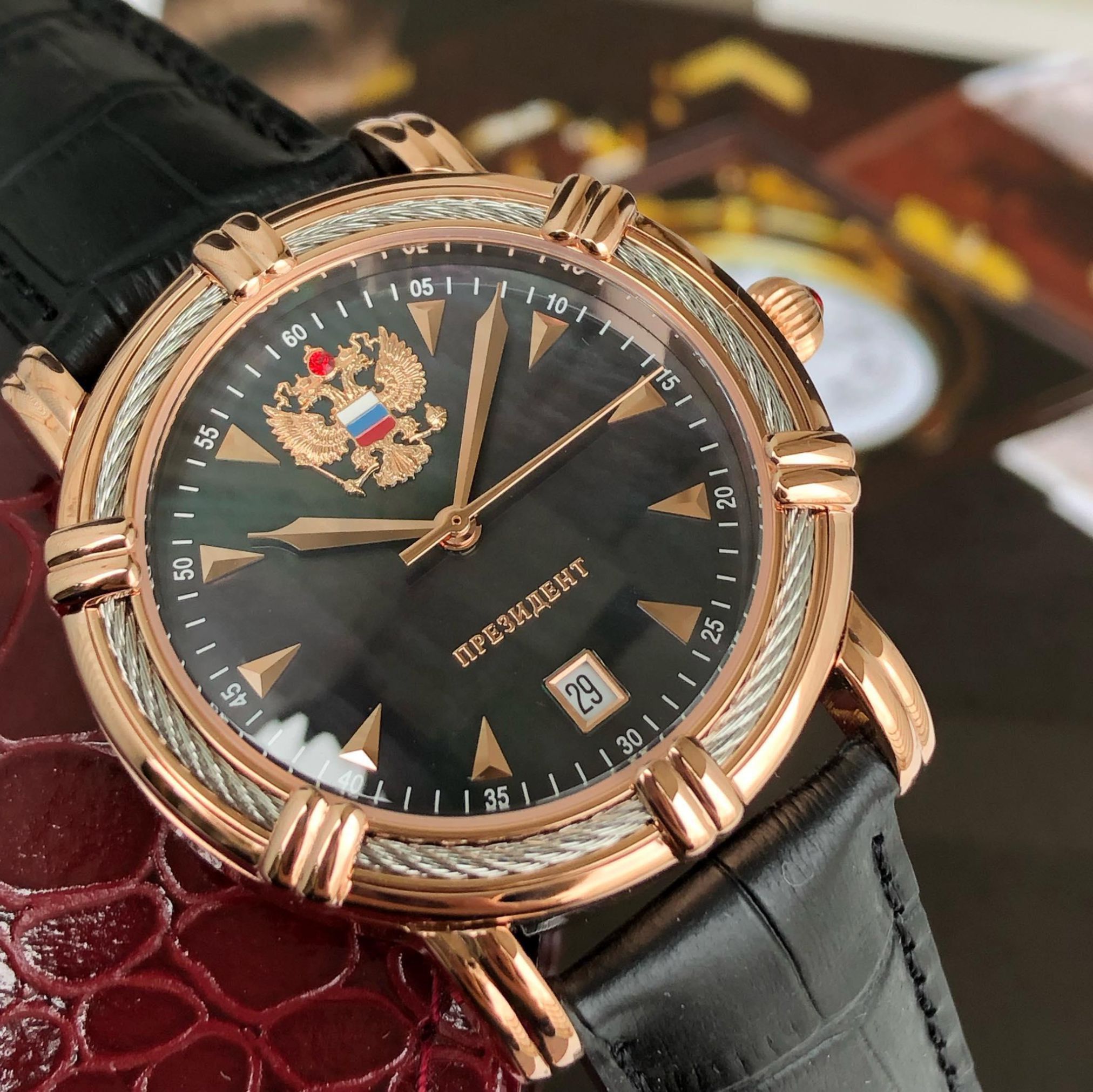 Đồng hồ mặt thừng đen 2019 4459475