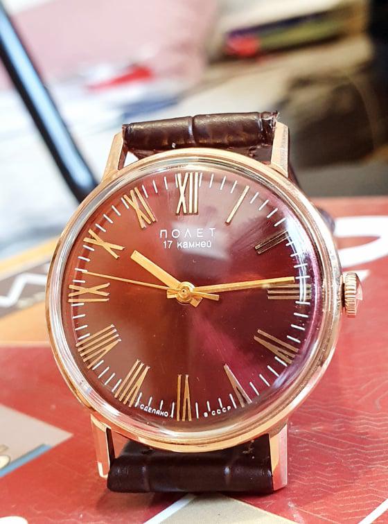 Đồng hồ cổ Poljot 17 chân kính vàng đúc nguyên khối 583 của Liên Xô mặt huyết