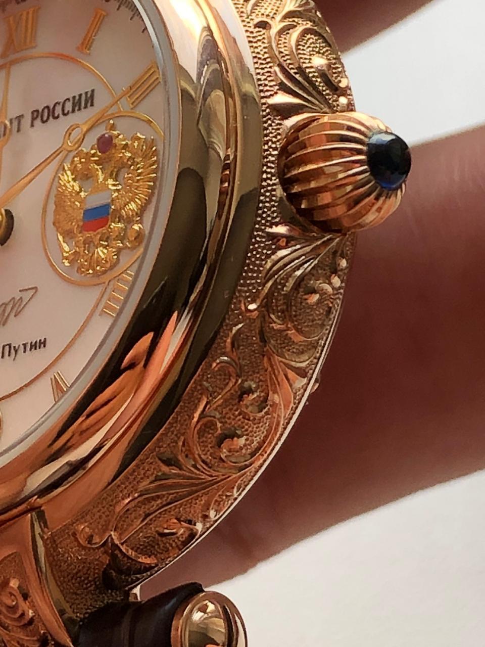 Đồng hồ Nga chữ ký tổng thống vàng đúc nguyên khối 585