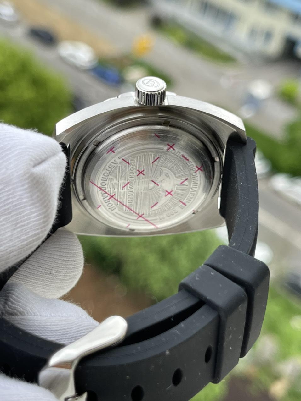 Vostok Amphibian Watches - Một sản phẩm đáng tin cậy và đa năng Vostok Amphibia 170600