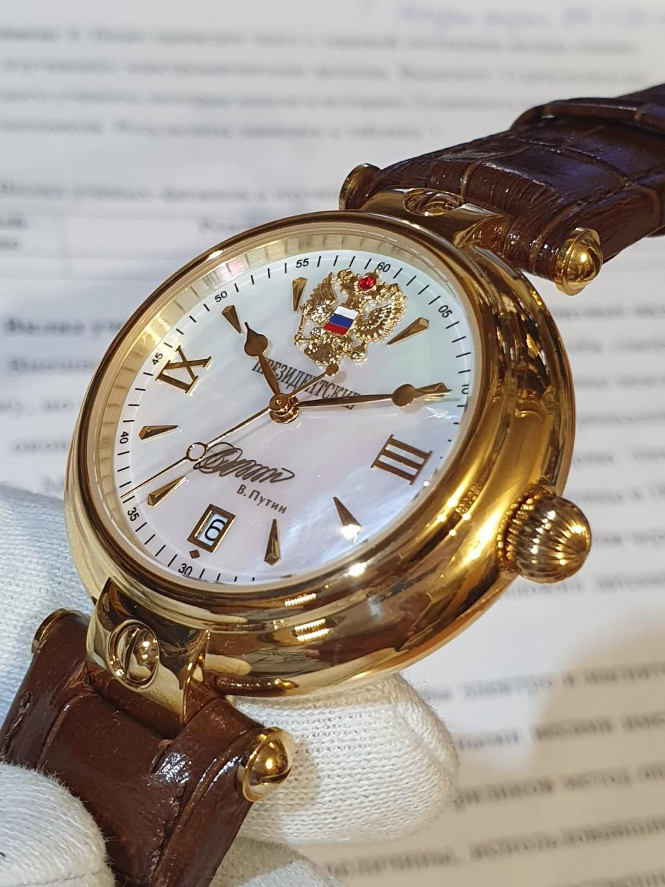 Đồng hồ Nga 1930 chữ ký tổng thống Putin vàng hồng - Win Luxury Watch