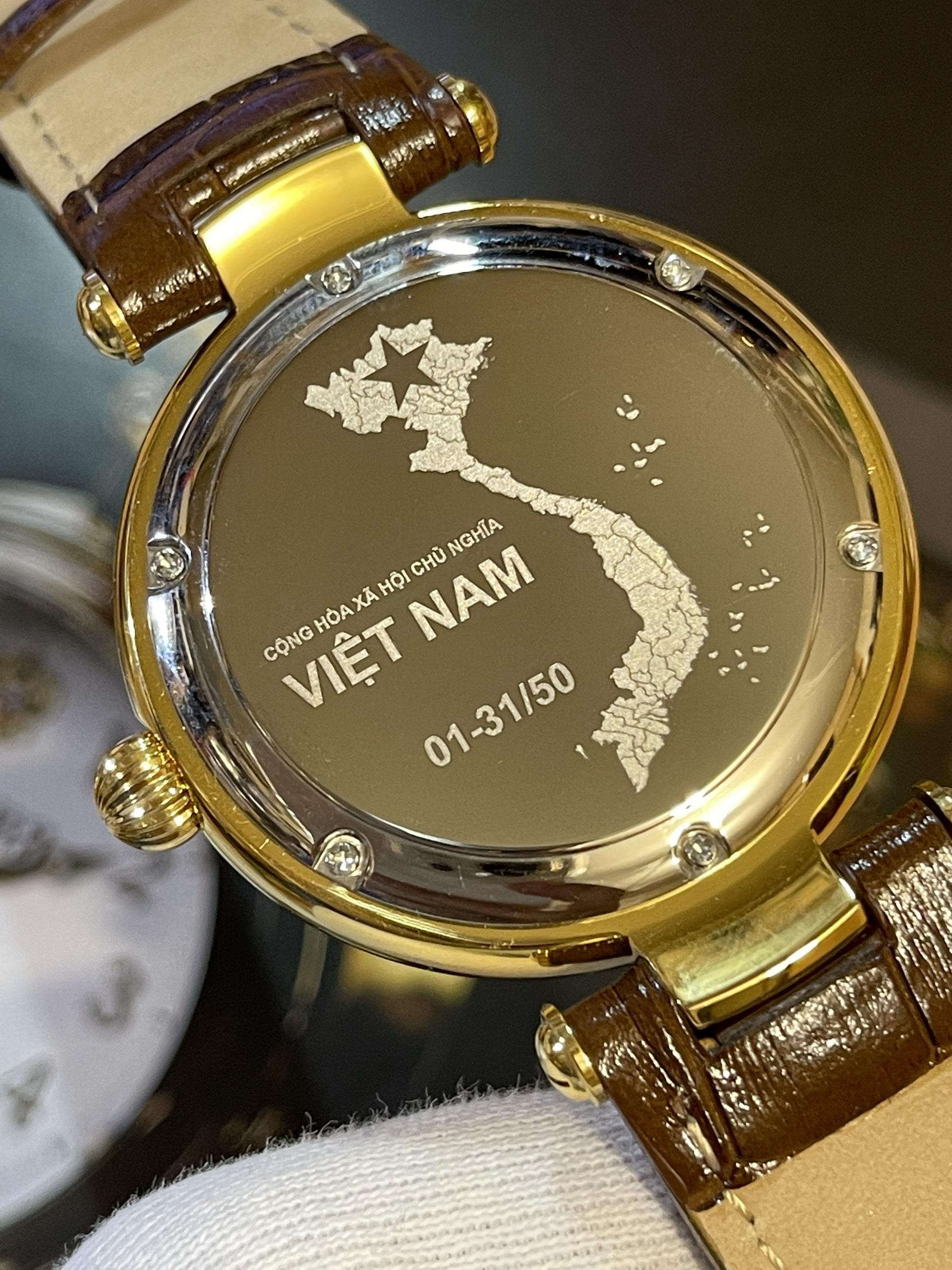 Đồng hồ Nga 252VN092 Quốc huy Việt Nam