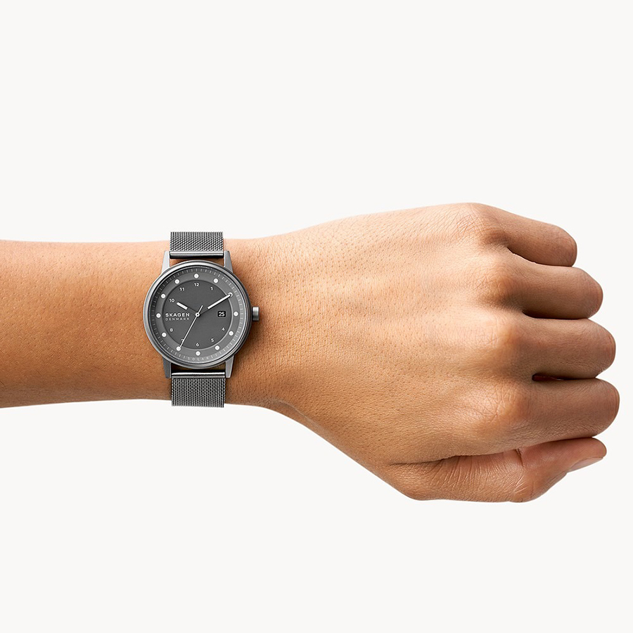 Đồng Hồ Nam Skagen Henriksen Solar-Powered Charcoal Steel Mesh Watch SKW6741 Màu Xám