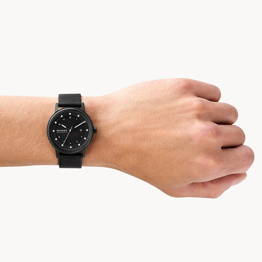 Đồng Hồ Nam Skagen Henriksen Solar-Powered Leather Watch SKW6740 Màu Đen