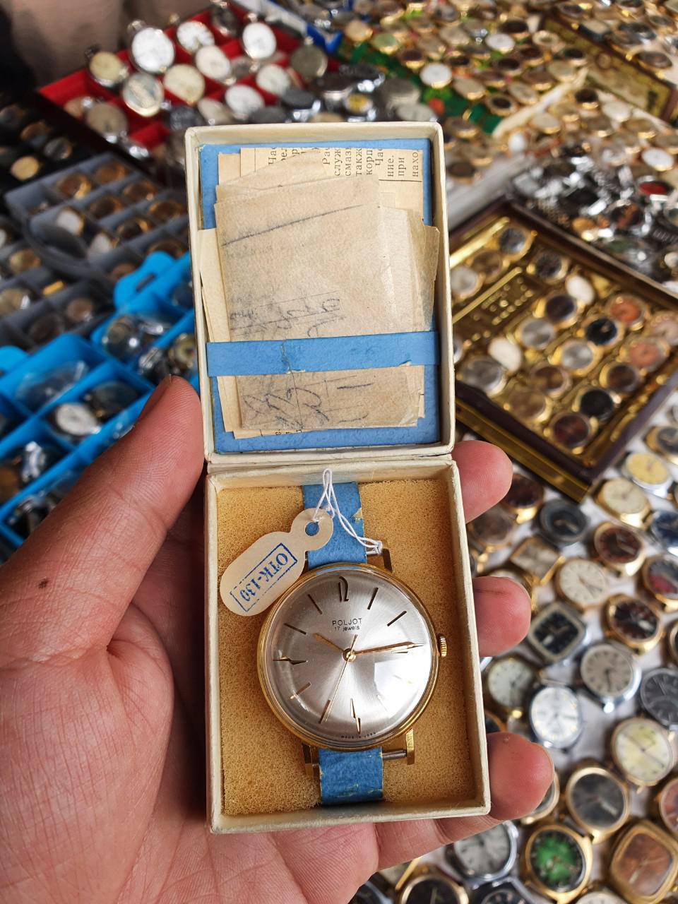 Đồng hồ Poljot 16 jewels - Chiếc đồng hồ Poljot bát úp huyền thoại