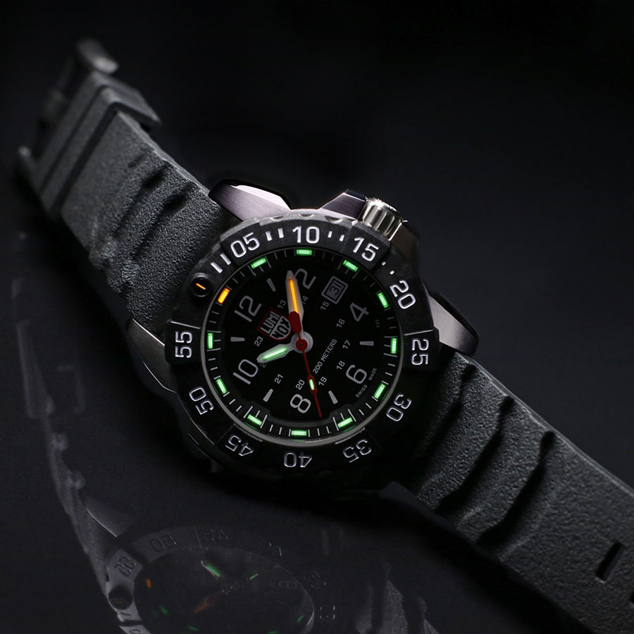 Đồng Hồ Nam Luminox Navy SEAL Steel, 45mm, Diver Watch 3251.CB Màu Đen Bạc