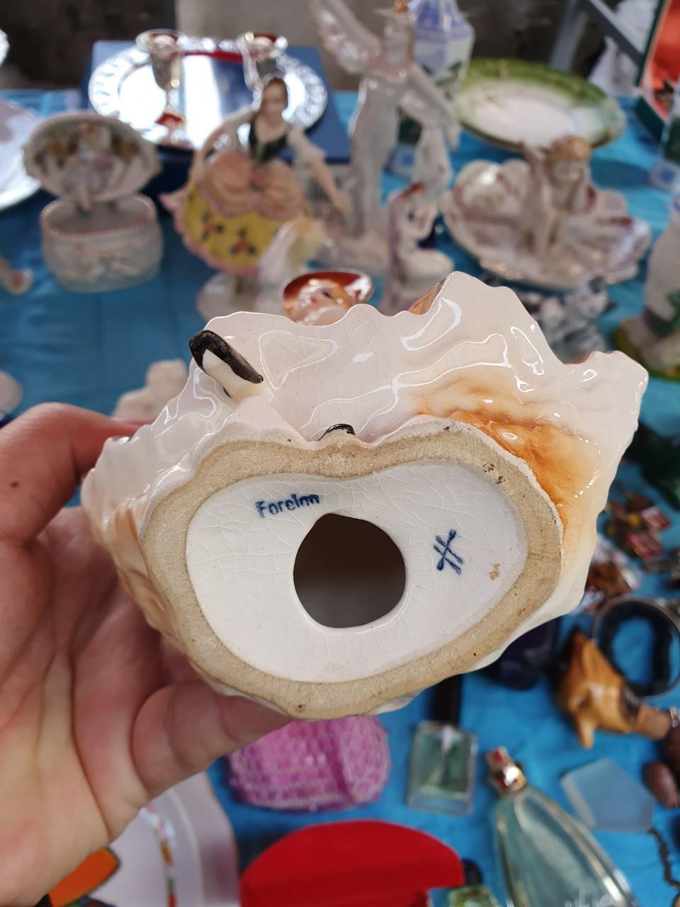 Tượng gốm Liên Xô - Cô gái mang váy chấm bi