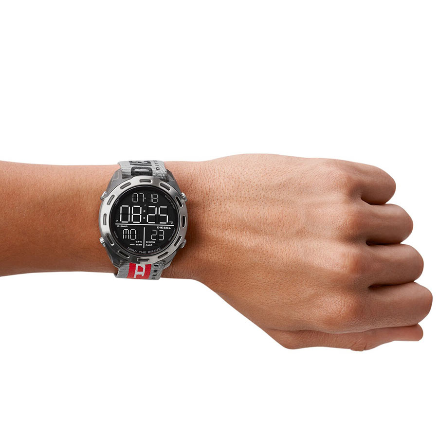 Đồng Hồ Nam Diesel Crusher Alarm Quartz Digital Black Dial Men's Watch DZ1894 Màu Đen