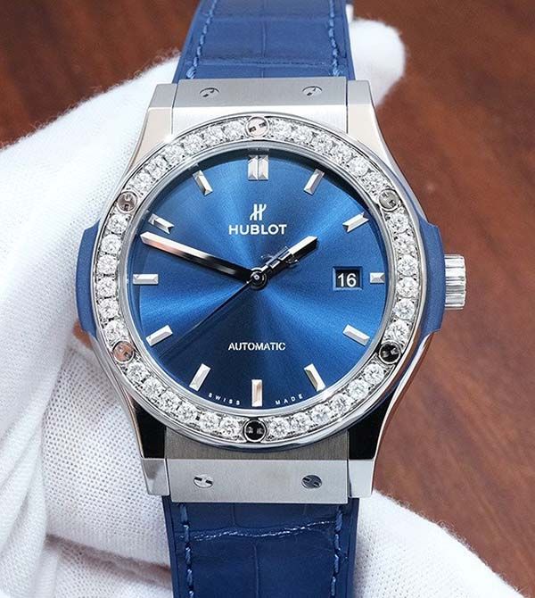 Đồng Hồ Hublot Classic Fusion Blue Titanium Diamonds 38mm 581 Nx 7170 Lr 1104