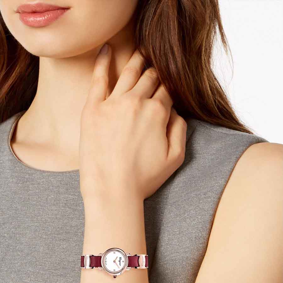 Đồng Hồ Nữ Salvatore Ferragamo Varina Watch 22mm Màu Đỏ