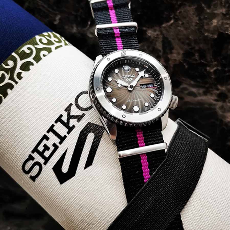 Đồng Hồ Seiko 5 Sports Boruto Limited Edition SRPF65K1S Màu Đen Xám Fullbox