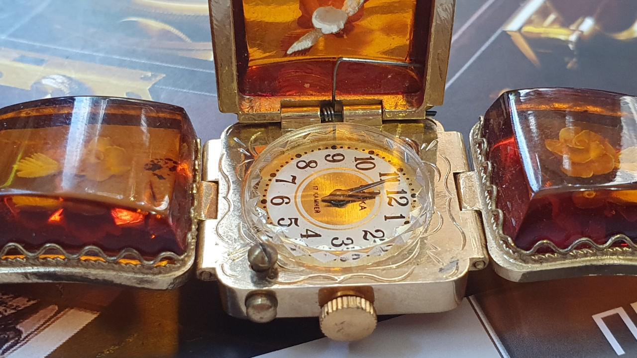 Đồng hồ Hổ phách - Siêu phẩm siêu độc từ nước Nga