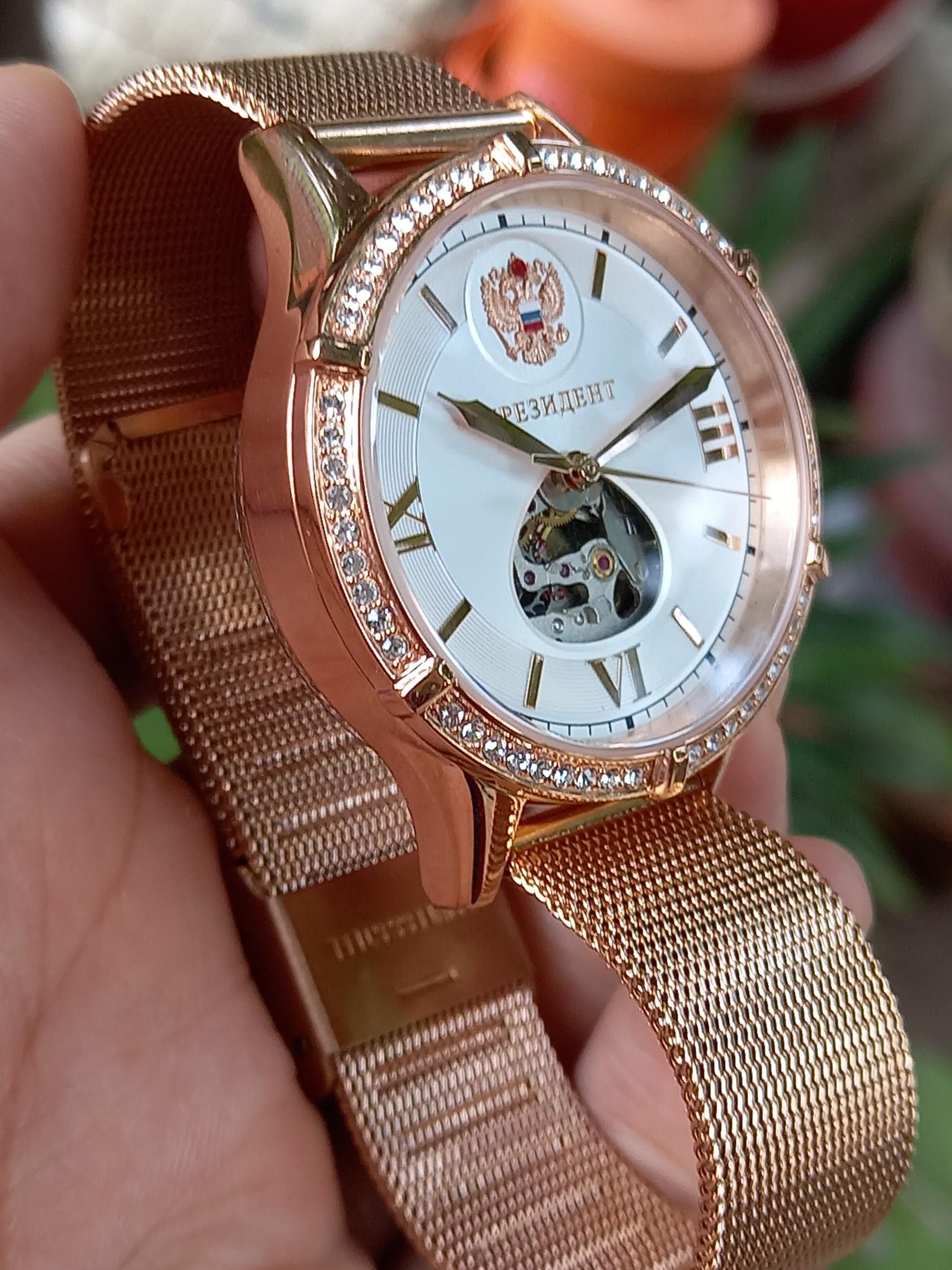 Đồng hồ Tổng thổng Nga nữ trắng hở tim cài đá 25227 4619161 DKL