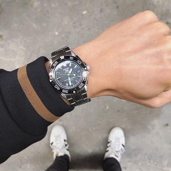 Đồng Hồ Seiko SNZB23J1 Cho Nam Kiểu Dáng Thể Thao