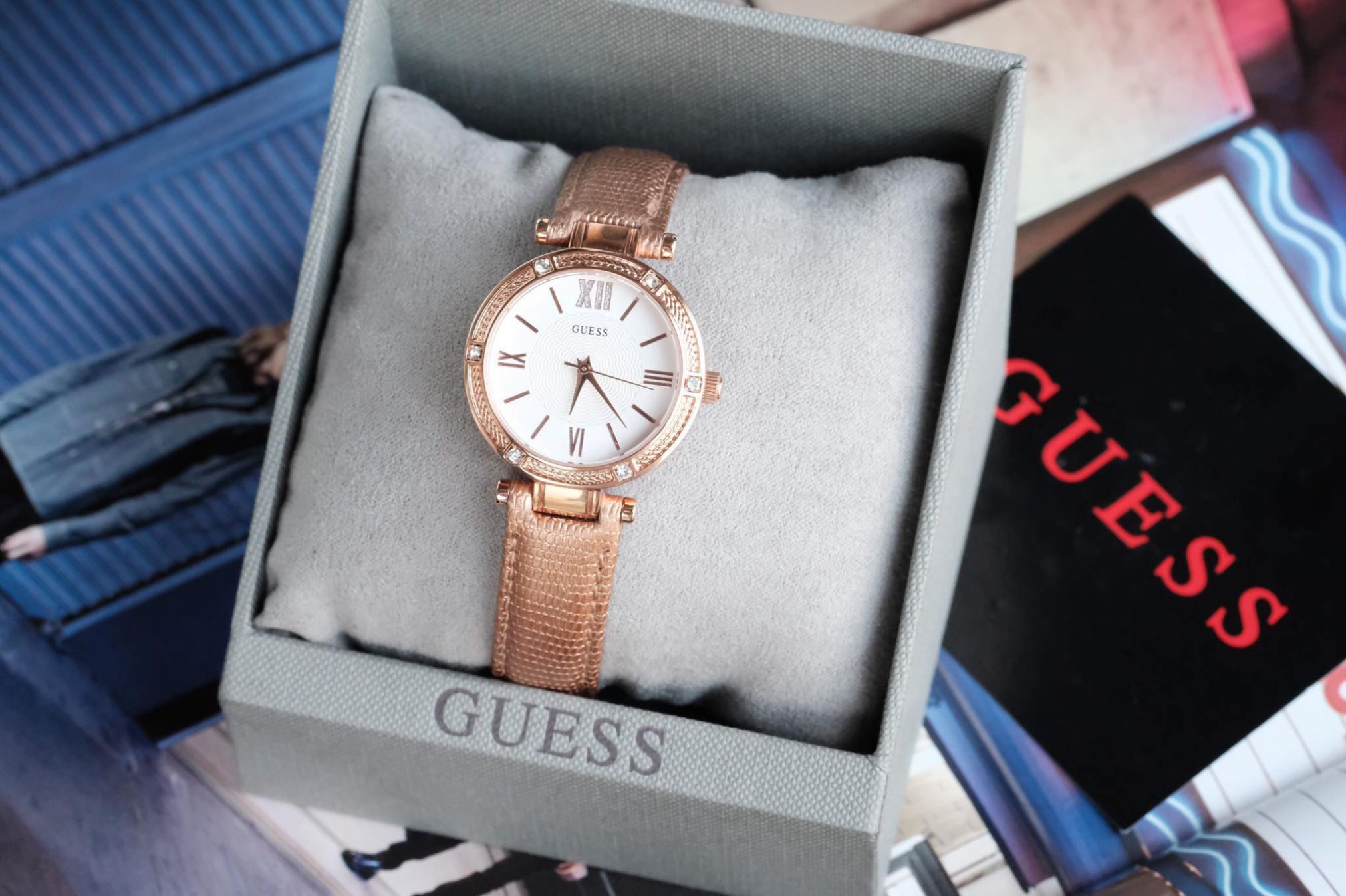 Đồng Hồ Nữ Guess W0836L6 Màu Vàng
