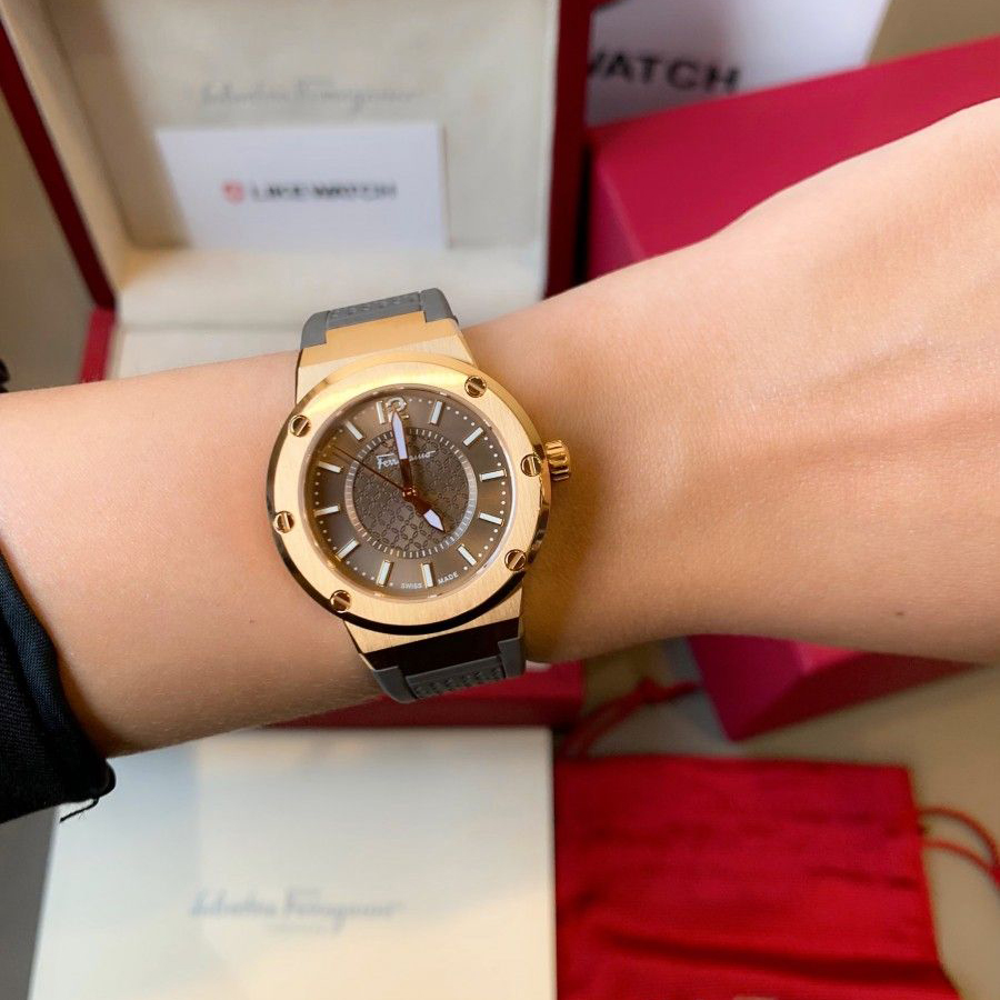 Đồng Hồ Nữ Salvatore Ferragamo F 80 Mặt Số Tròn Dây Cao Su Nâu SFIG00219