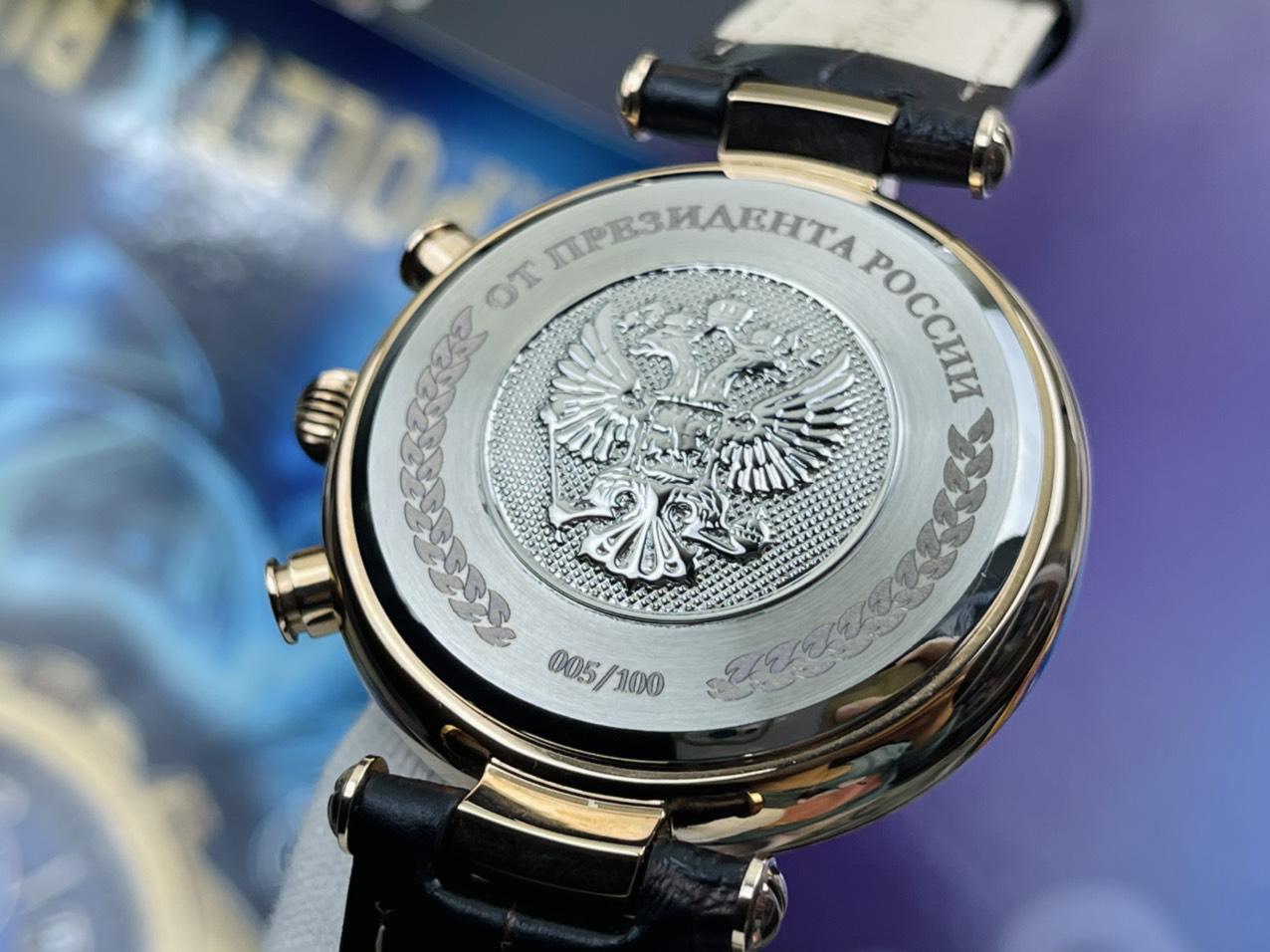 Đồng hồ Nga chữ ký Tổng thống 3 núm bấm giờ thể thao 252CK132