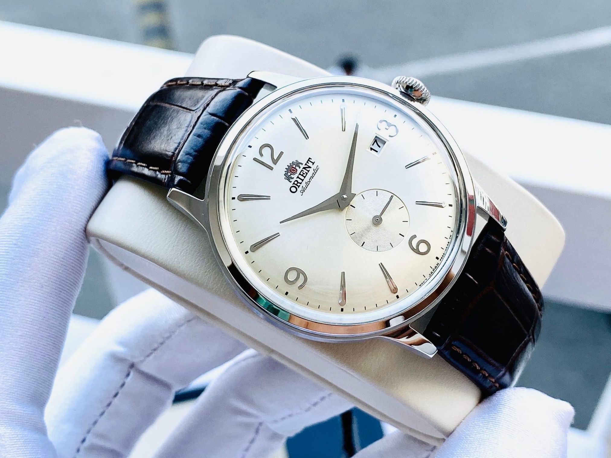 Đồng hồ ORIENT AUTOMATIC BAMBINO CLASSIC WHITE RA-AP0002S10B